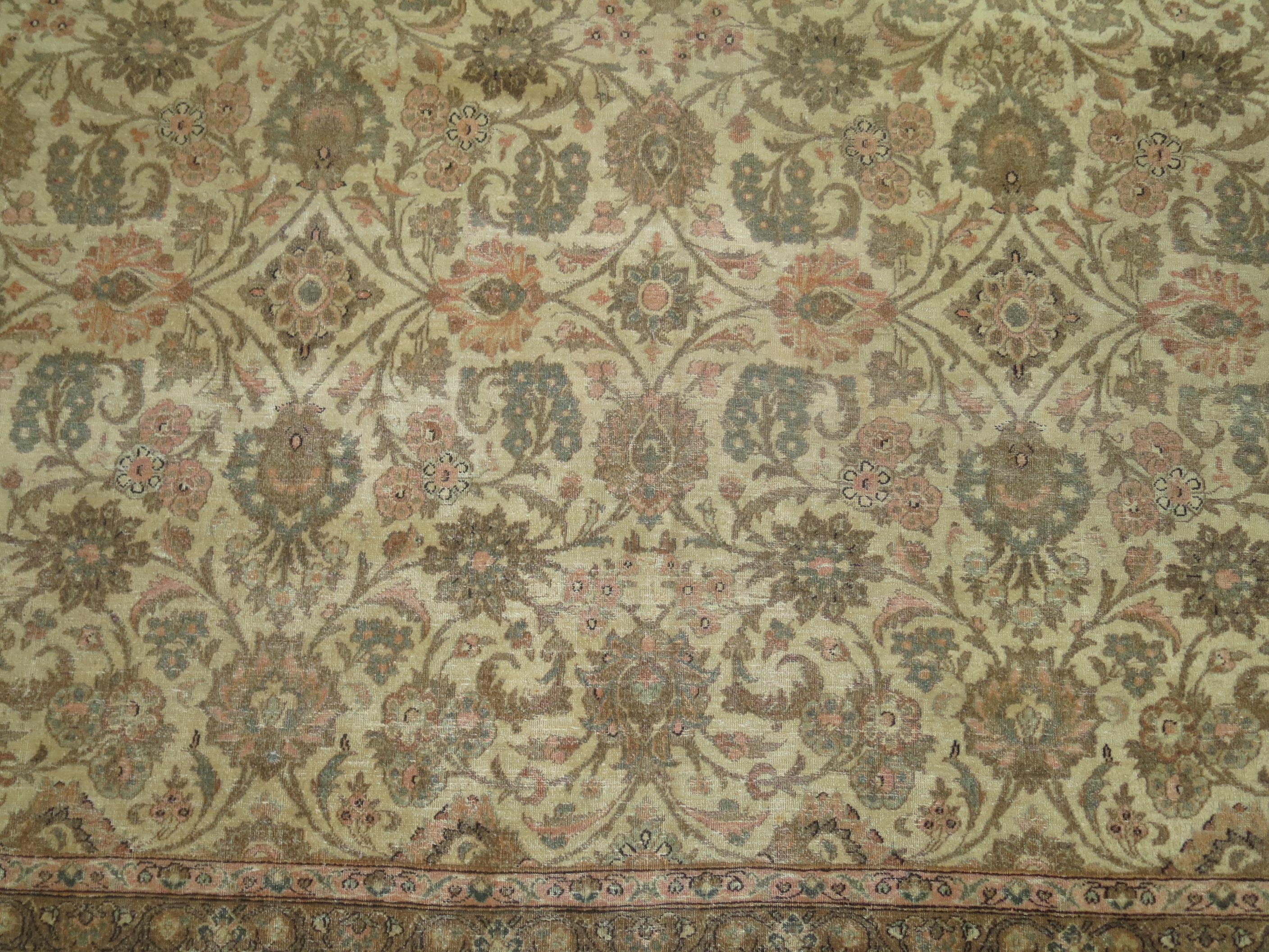 Tapis ancien persan de Tabriz du début du 20e siècle

Détails
rug no.	6902
taille	9' 1