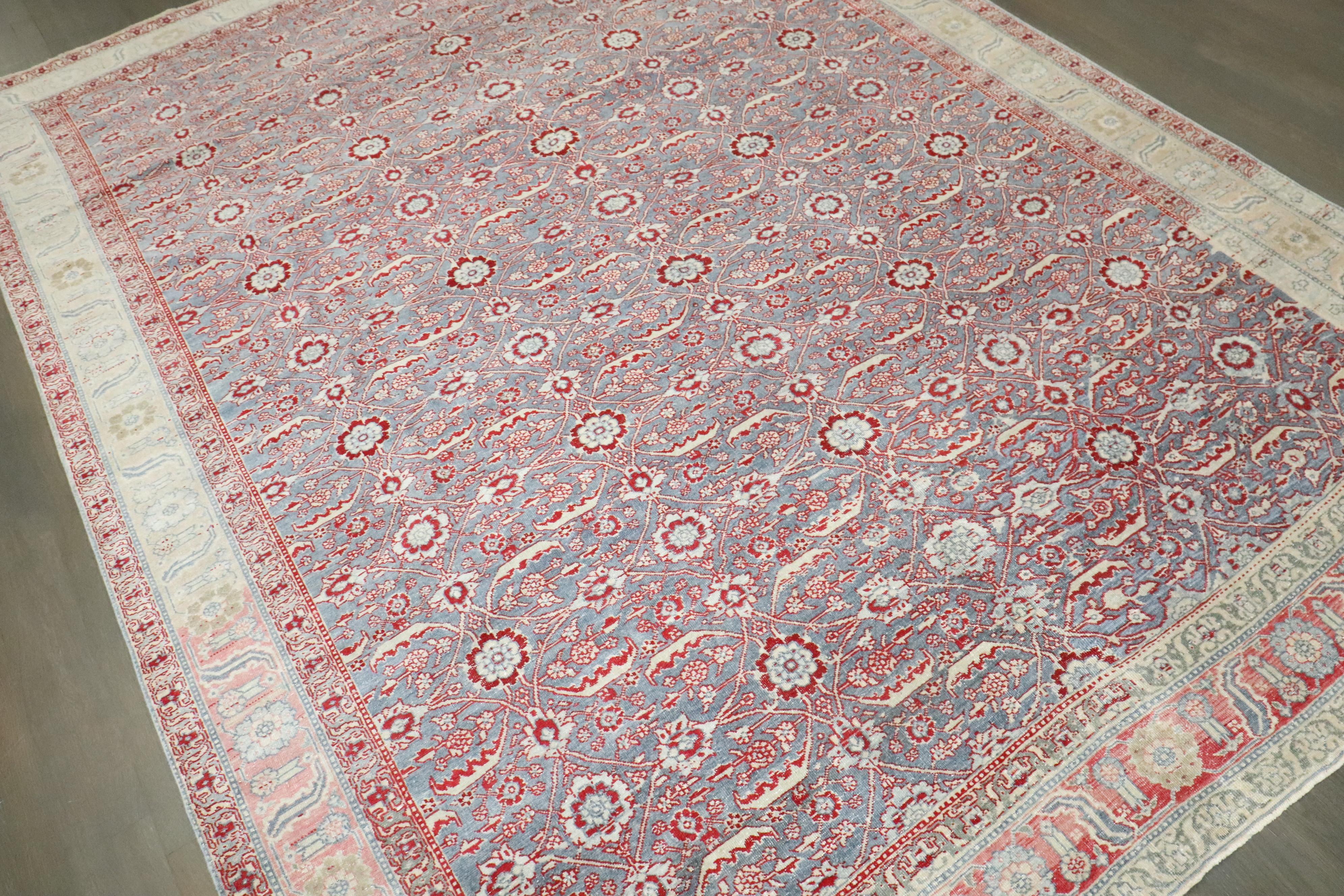 Antiker persischer Täbris-Teppich aus der Zabihi-Kollektion (Amerikanisch Kolonial) im Angebot