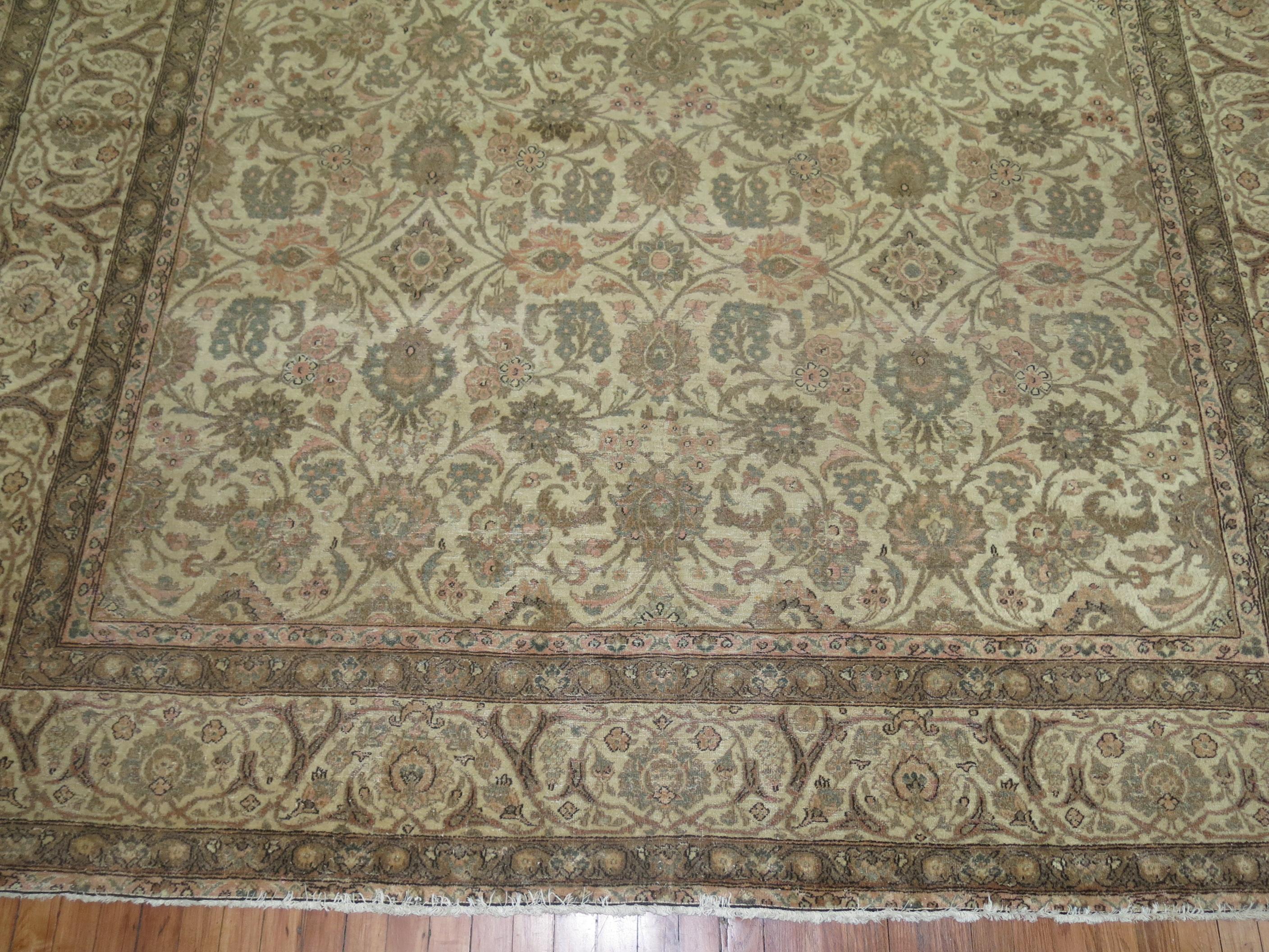 Tissé à la main Tapis persan ancien de la collection Zabihi de Tabriz en vente