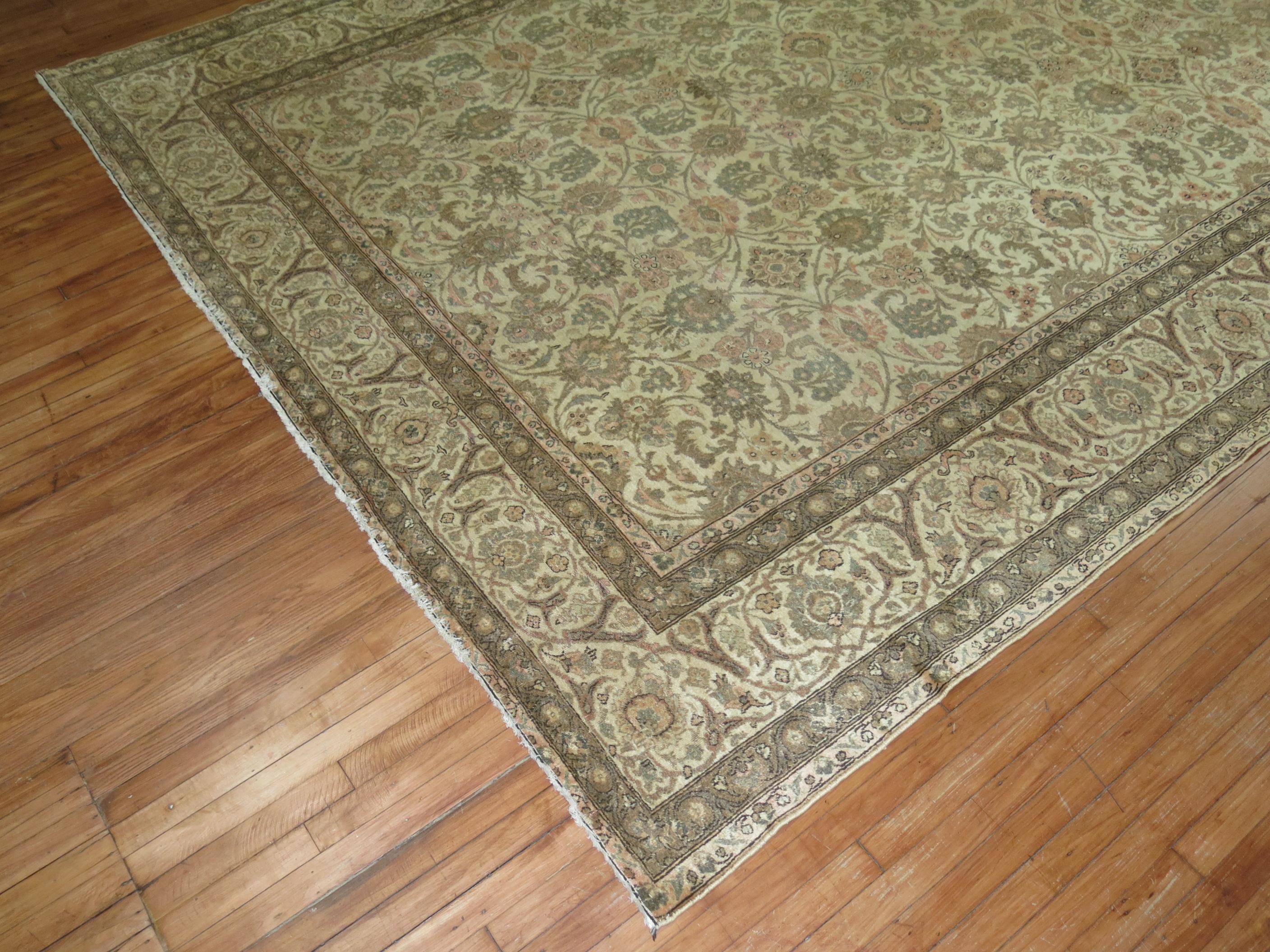 Tapis persan ancien de la collection Zabihi de Tabriz en vente 1