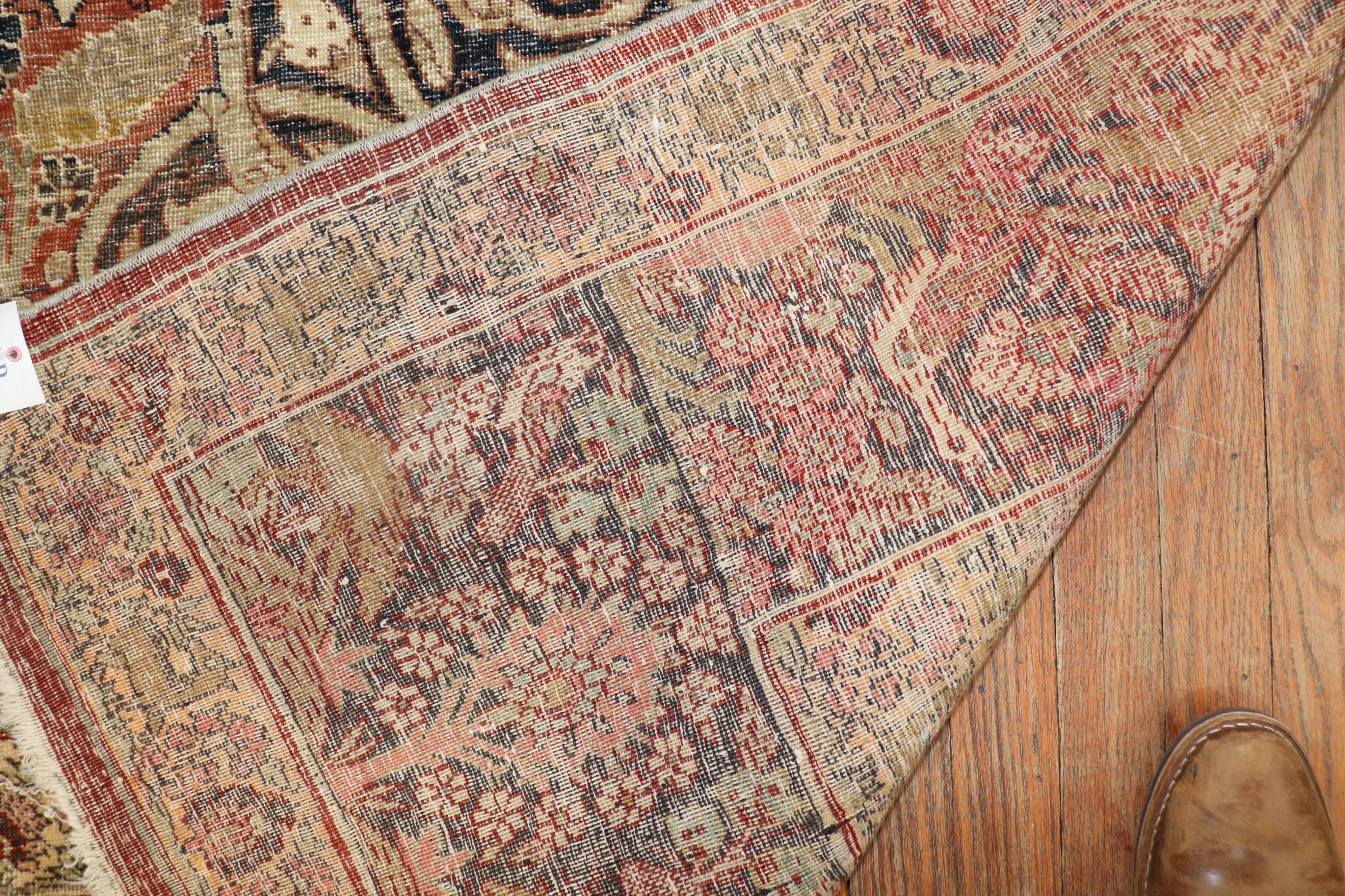 Zabihi Kollektion Antiker persischer Täbris-Teppich mit Hahn-Motiv aus der Zabihi-Kollektion im Zustand „Relativ gut“ im Angebot in New York, NY