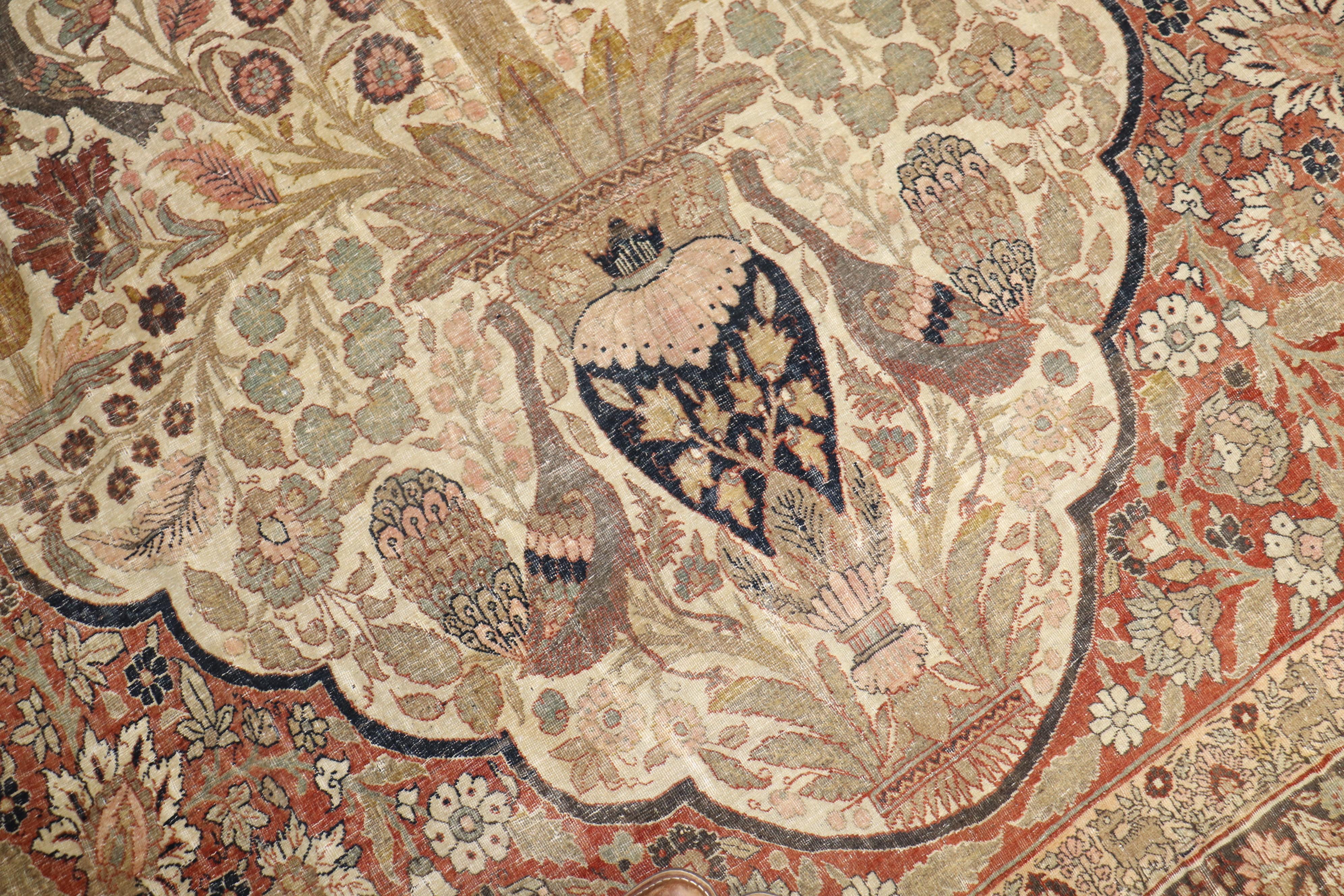 Zabihi Kollektion Antiker persischer Täbris-Teppich mit Hahn-Motiv aus der Zabihi-Kollektion im Angebot 1