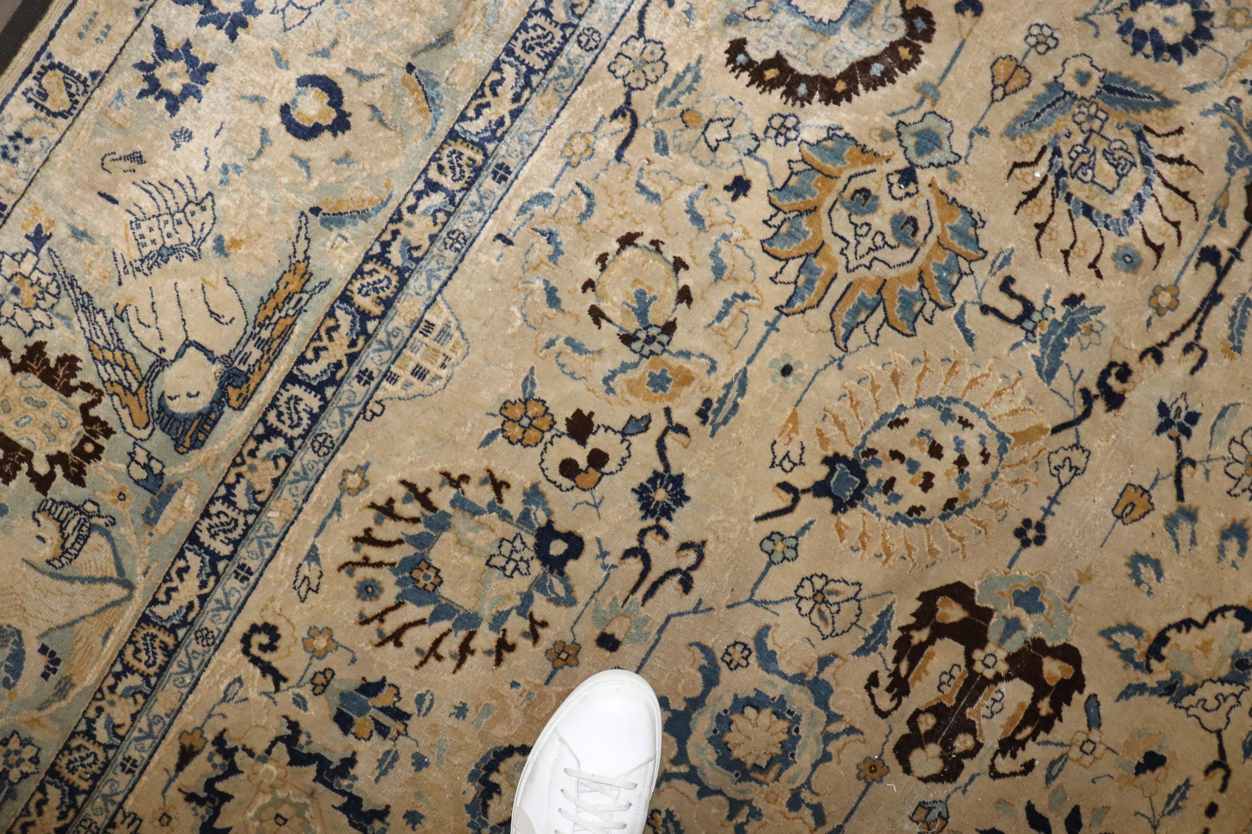 Noué à la main Collection Zabihi Antique Pictorial Tabriz Angel Border Rug (tapis à bordure d'ange) en vente