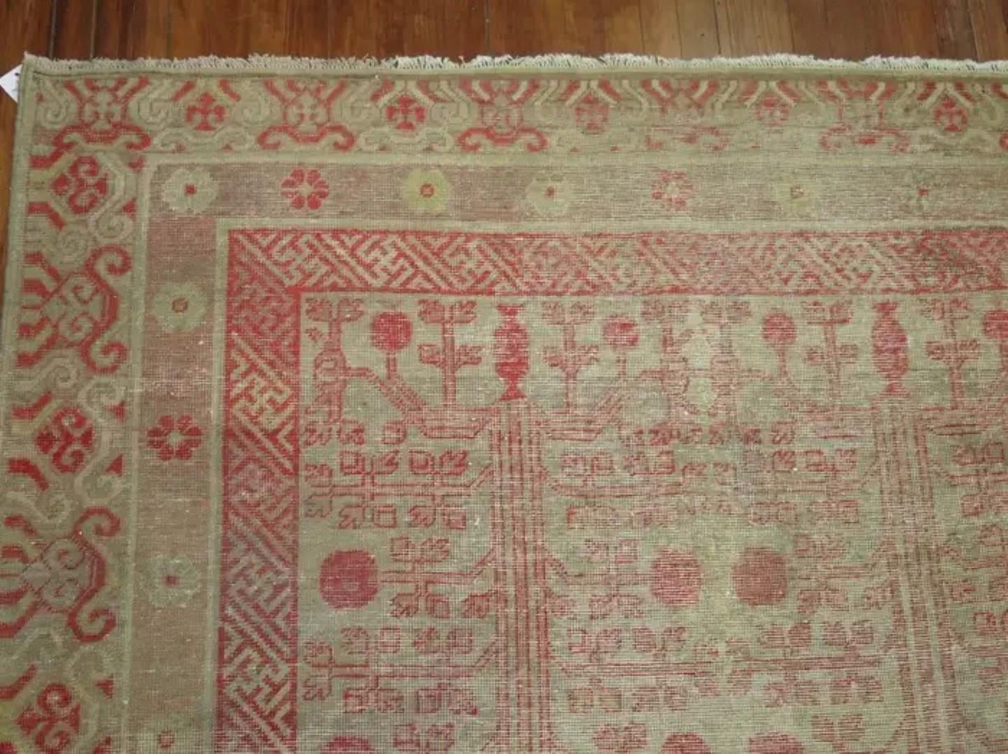 Laine Tapis Khotan Gallery collection Zabihi antique grenade en vente