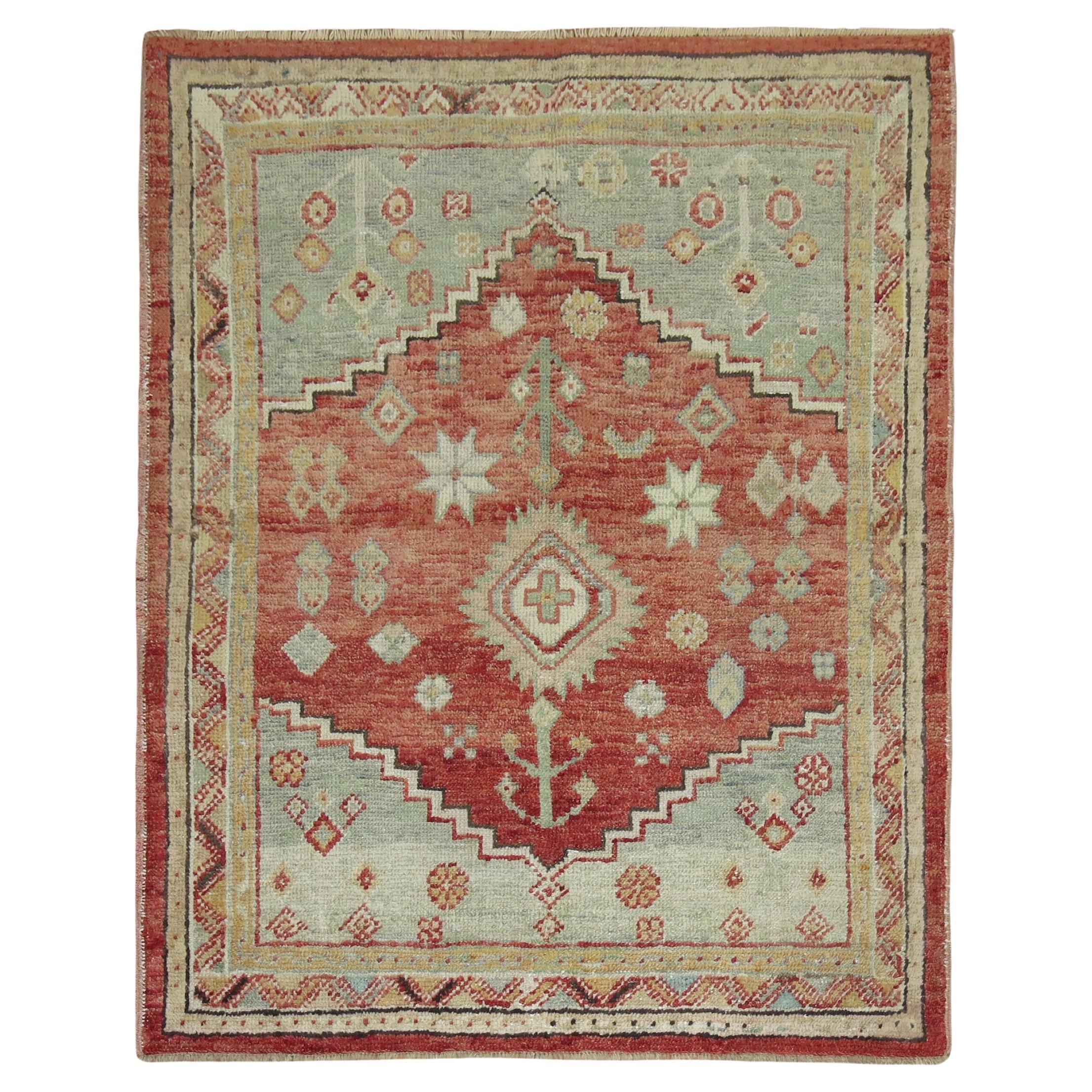 Antiker quadratischer türkischer Anatolischer Teppich aus der Zabihi-Kollektion