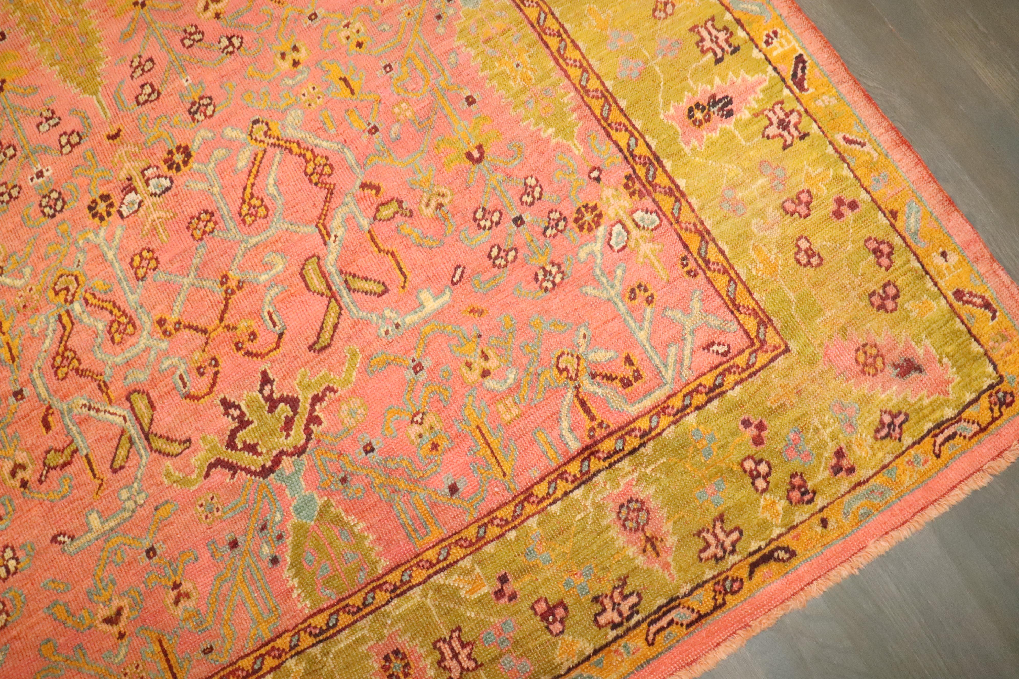 Zabihi Collection Antique Square Türkisch Oushak Rosa Chartreuse Teppich (Wolle) im Angebot