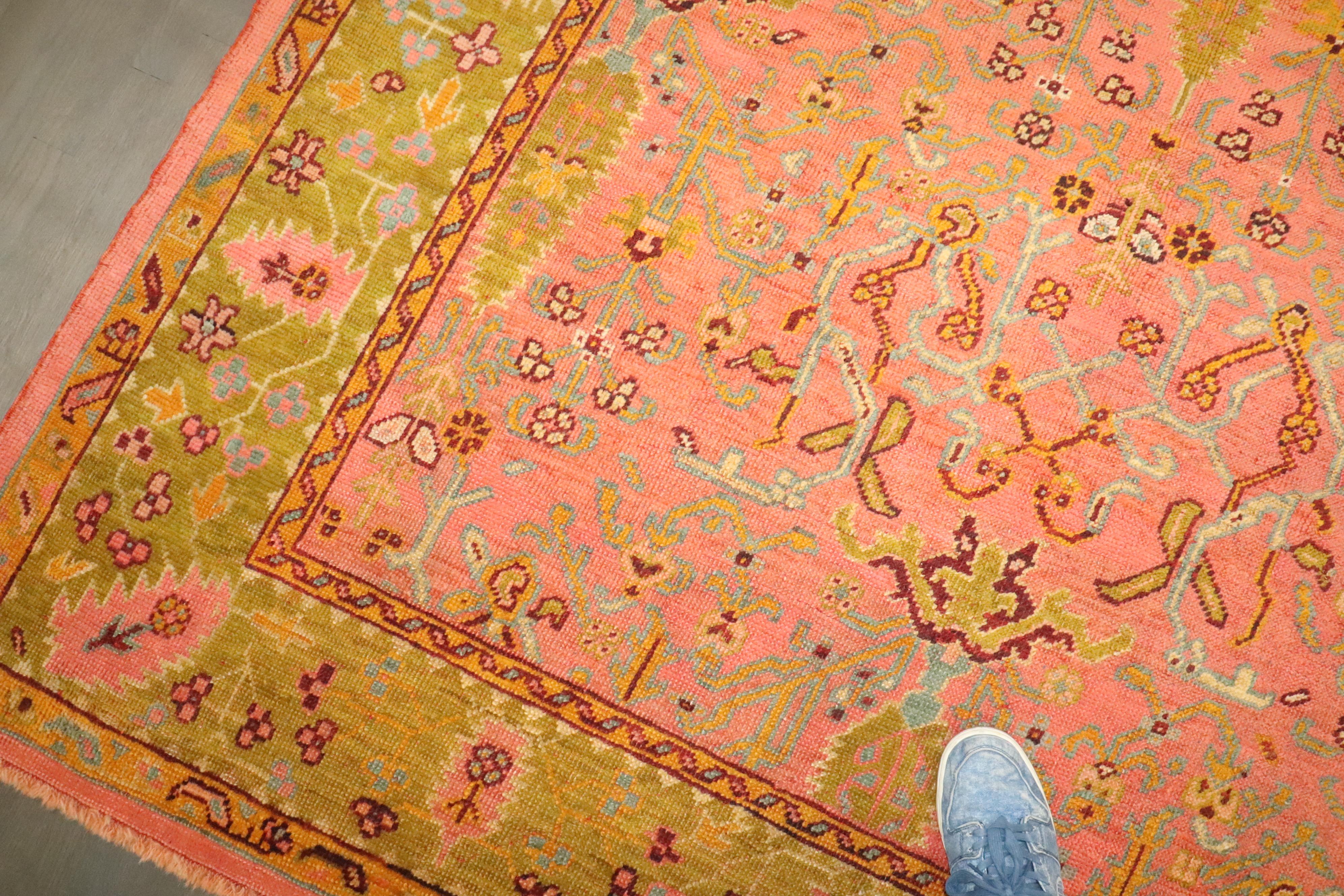 Zabihi Collection Antique Square Türkisch Oushak Rosa Chartreuse Teppich im Angebot 1
