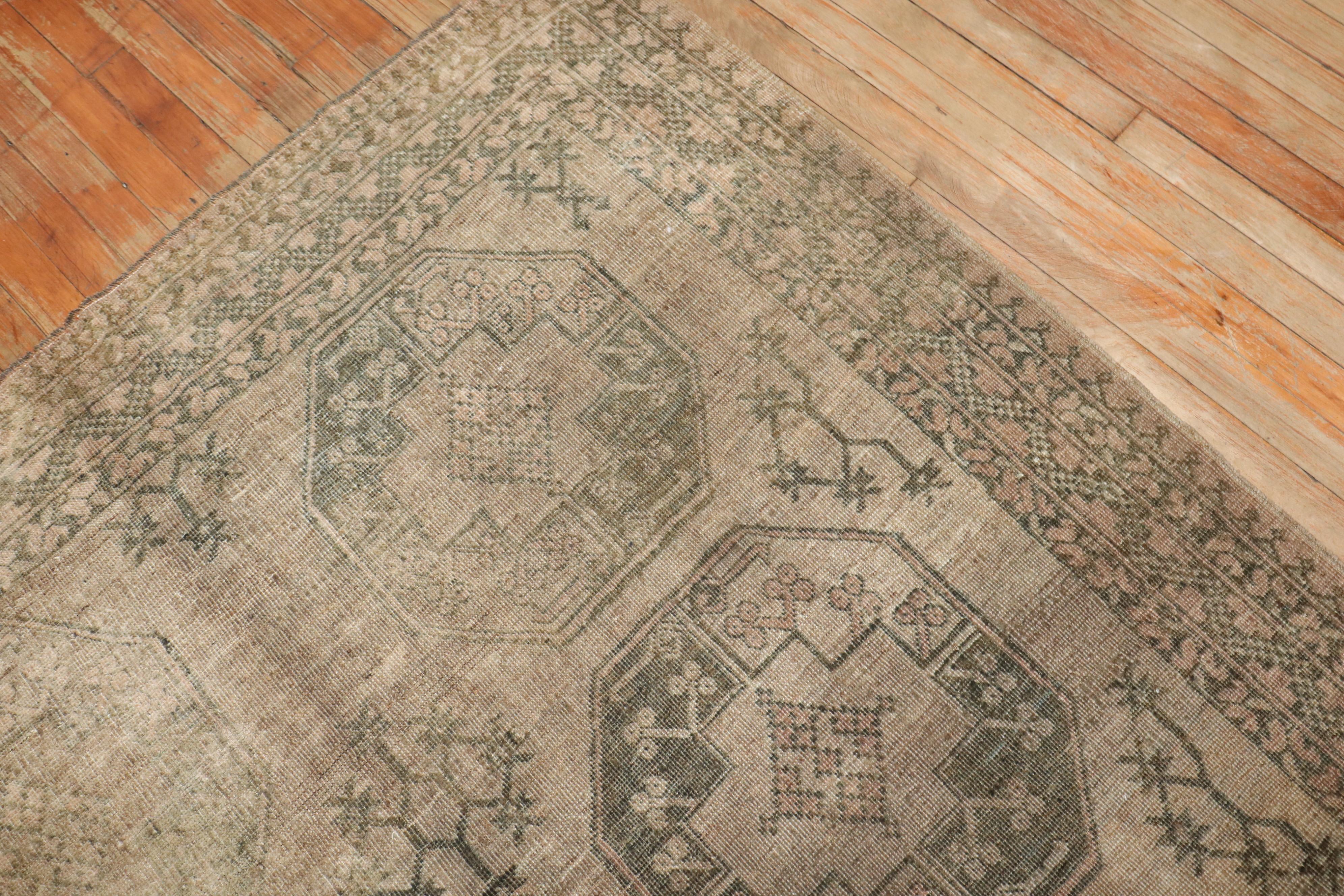Zabihi Collection Antiker quadratischer Ersari-Teppich im Stammesstil im Angebot 1