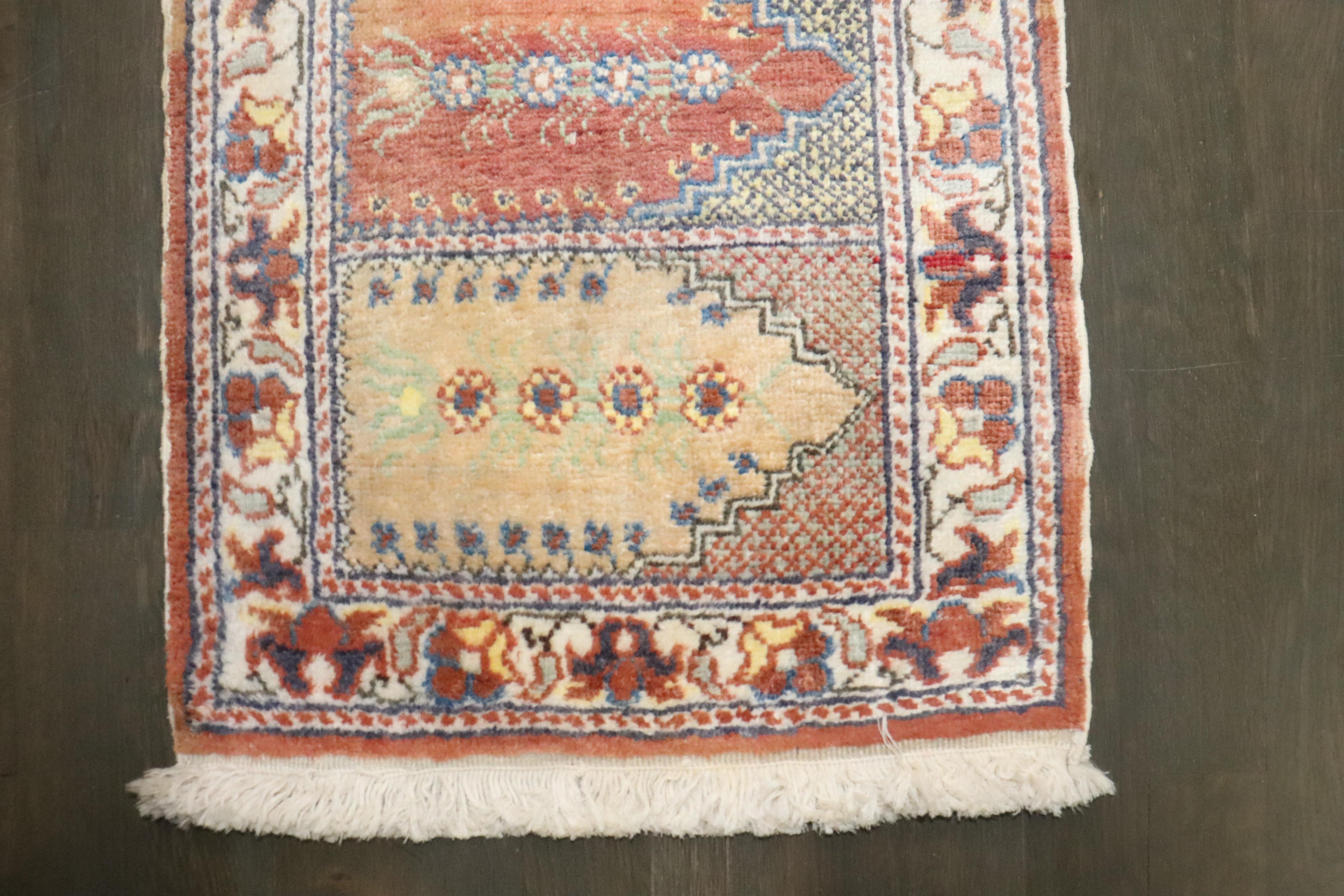 Turco Zabihi Collection'S Tappeto antico turco Keysari Small Mini in vendita