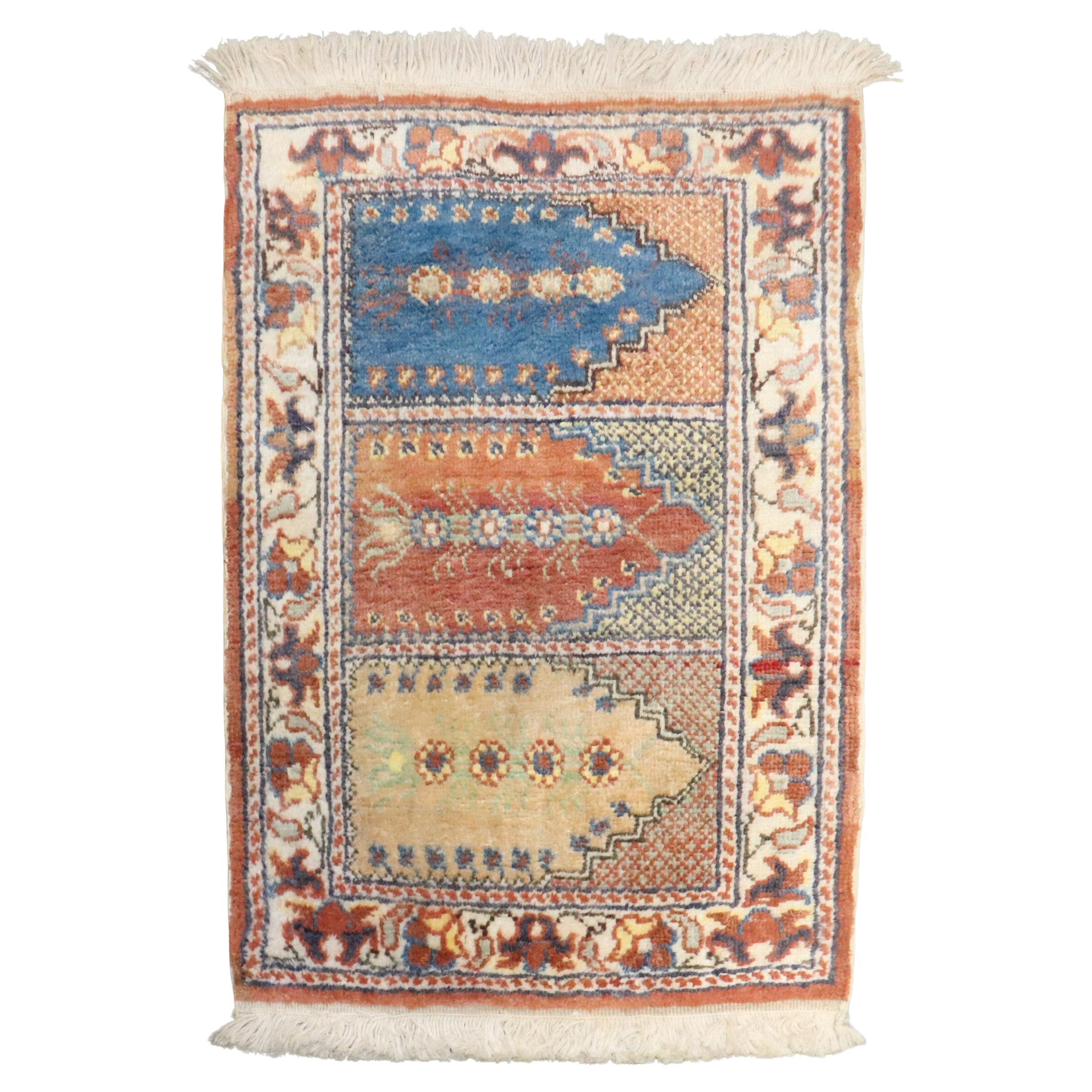 Zabihi Collection
S Tappeto antico turco Keysari Small Mini in vendita