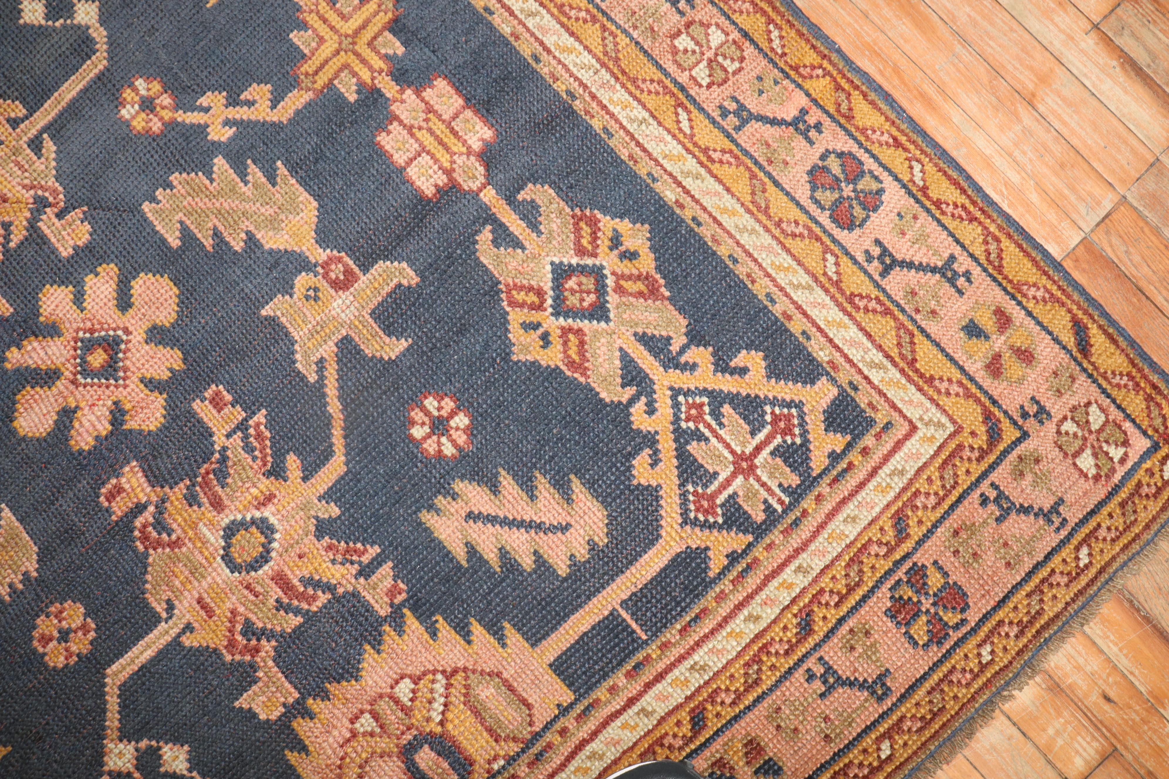 Antiker türkischer Oushak-Teppich der Zabihi-Kollektion (Wolle) im Angebot