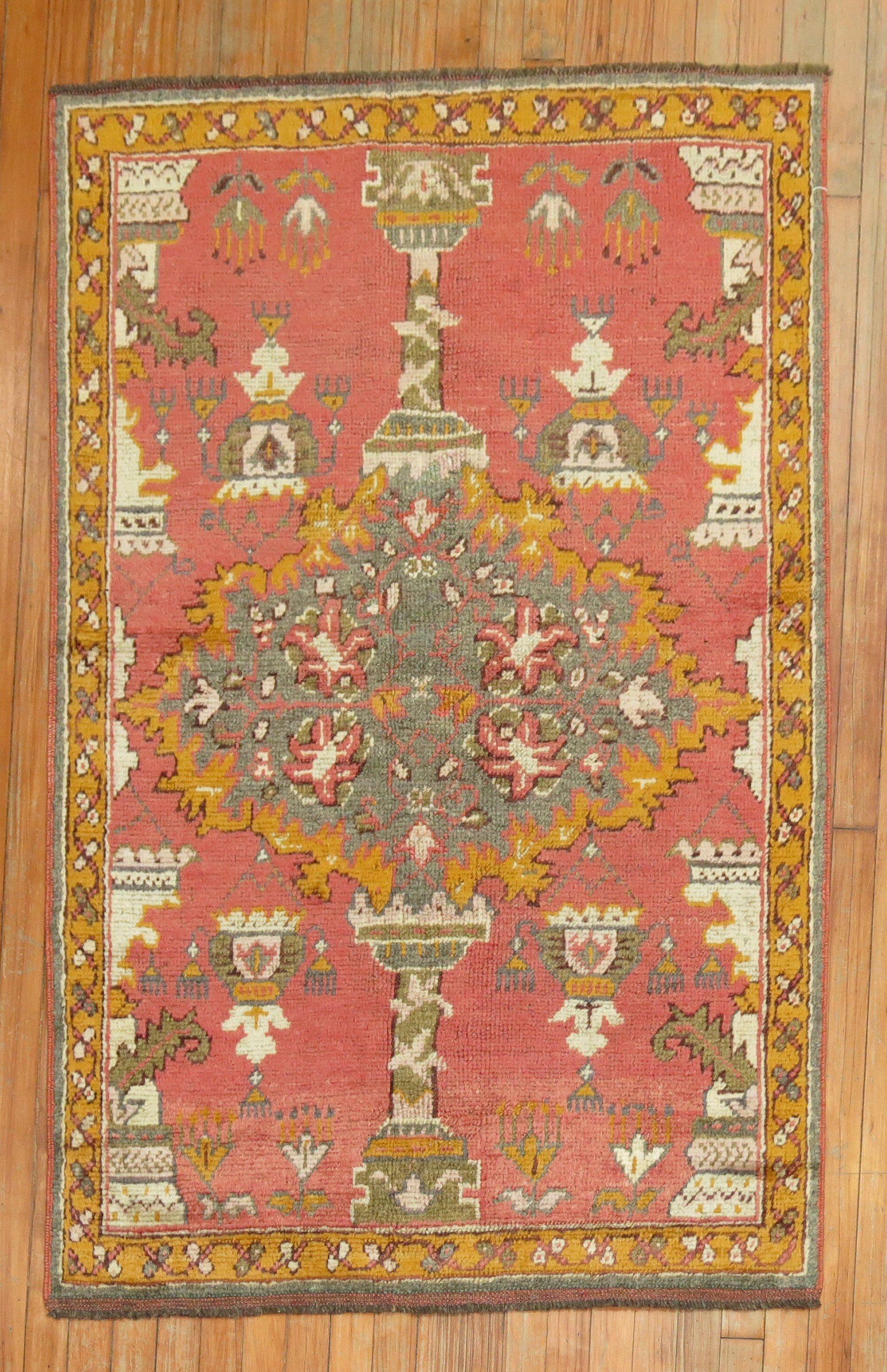 Early 20th-century authentic Oushak  scatter  size rug 

Measures: 3'5'' x 5'3''

Oushak rugs are prized for their rich looks as well as for their high quality and exceptional beauty, which makes them excellent decorative pieces. The ones made with
