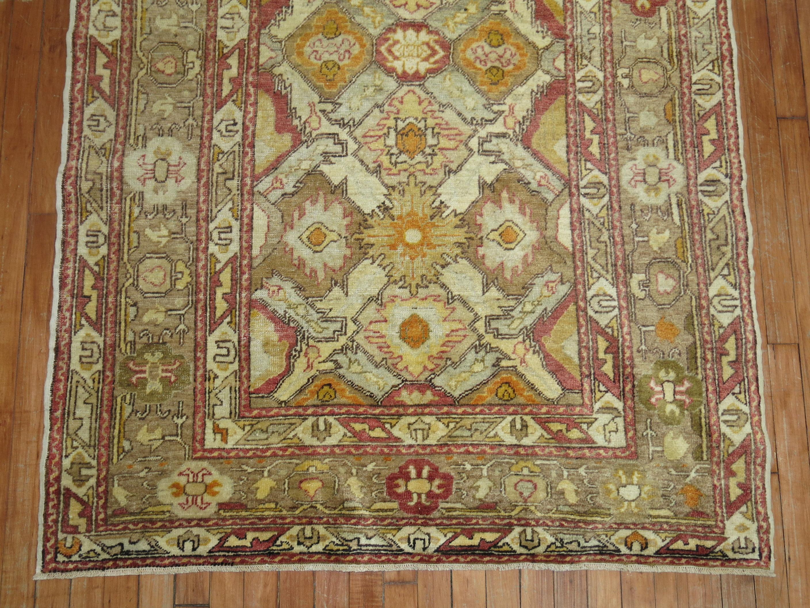 Zabihi Collection Antique Turkish Sivas Accent Size Rug In Good Condition For Sale In New York, NY