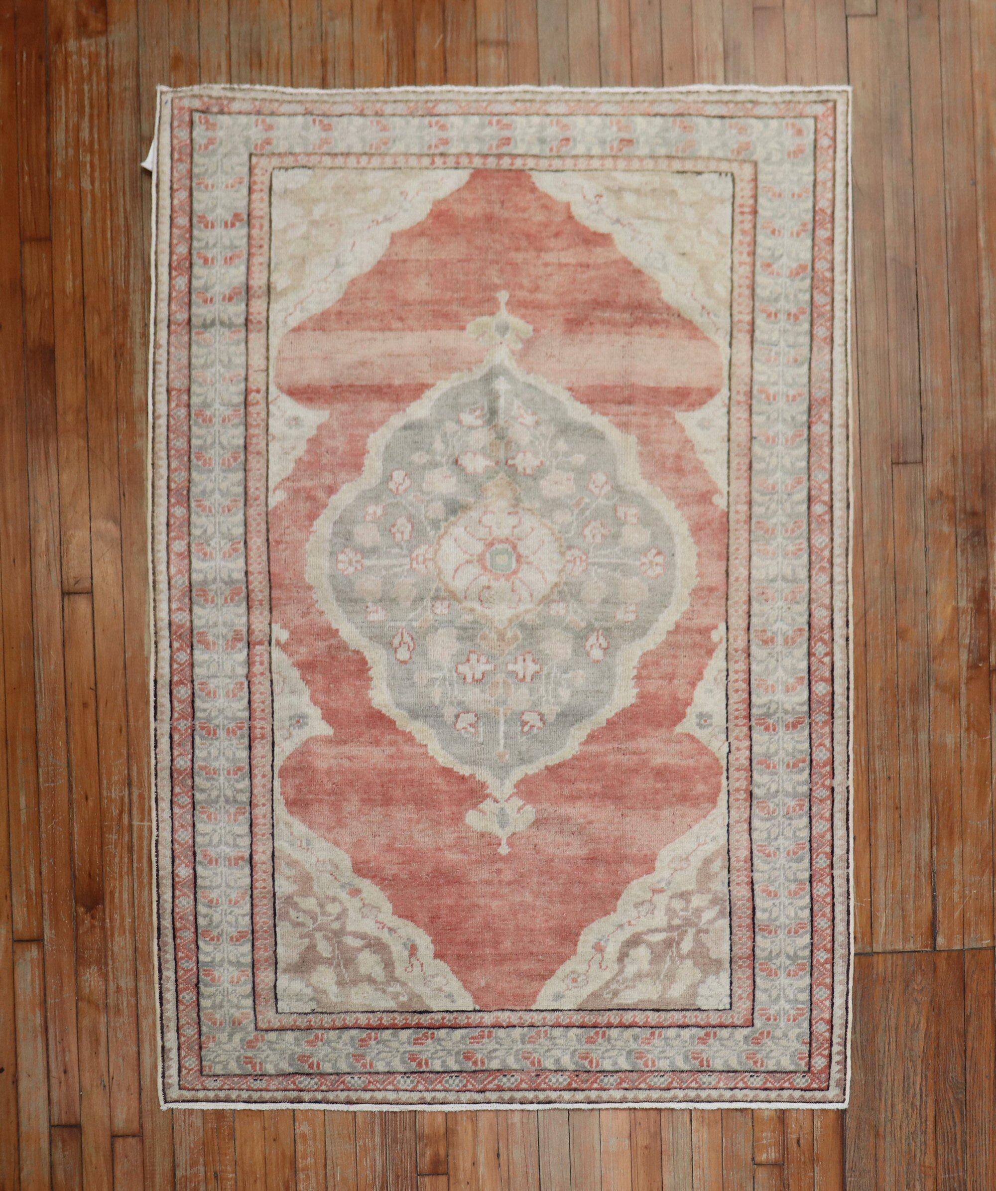 Antiker türkischer Sivas-Teppich aus der Zabihi-Kollektion (Agra) im Angebot