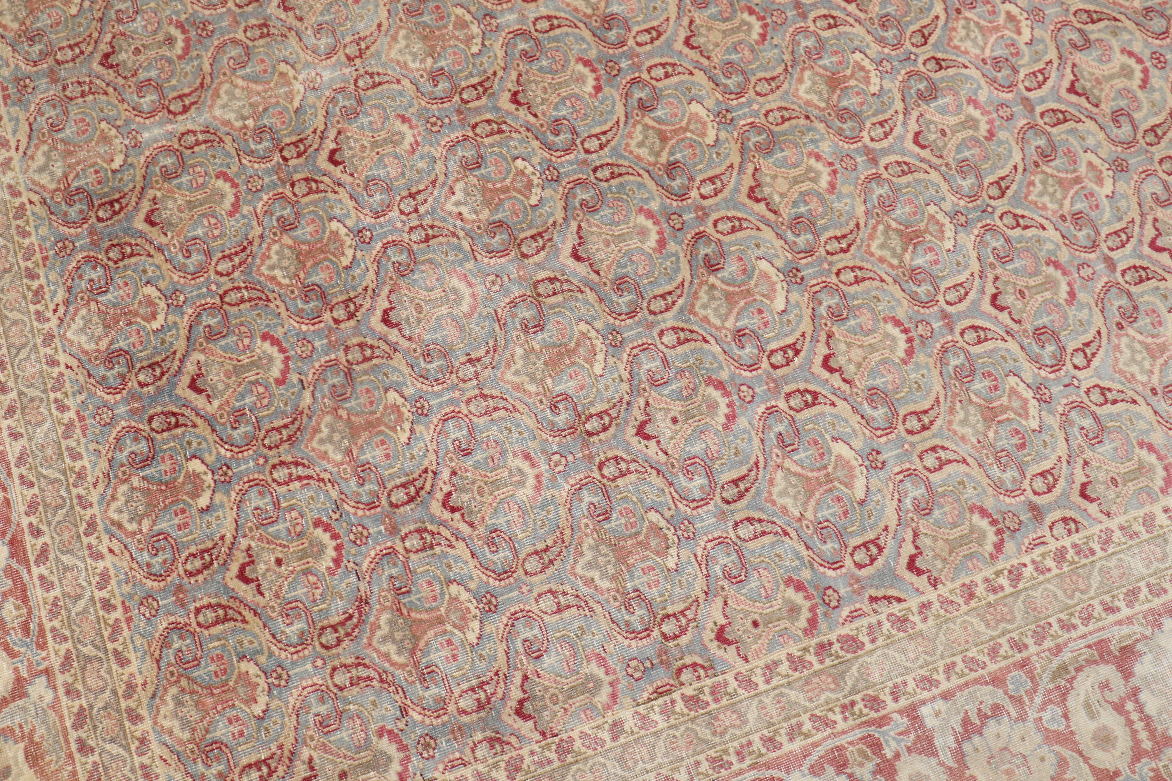 Zabihi Collection Antique Turkish Sivas Rug Bon état - En vente à New York, NY
