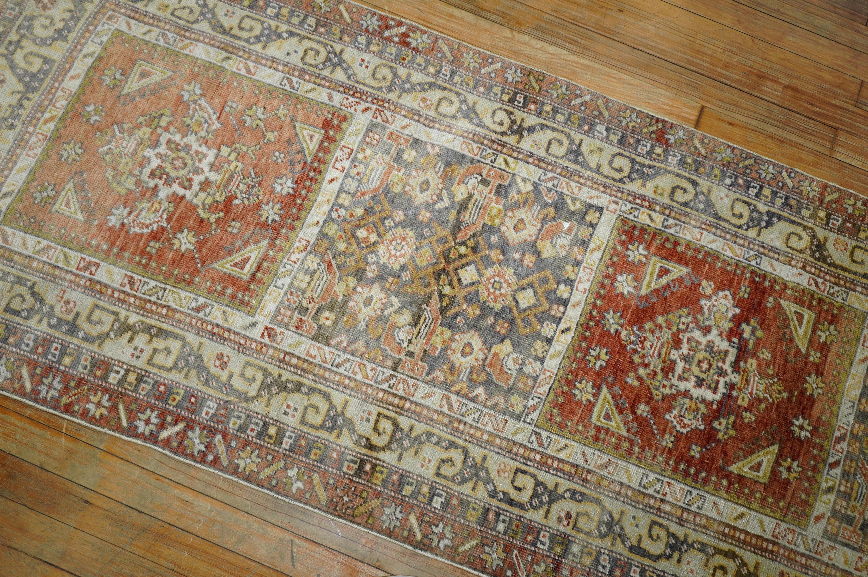 Ein türkischer Sivas-Läufer aus dem frühen 20.

Einzelheiten
Teppich nein.	j1884
Größe	2' 9