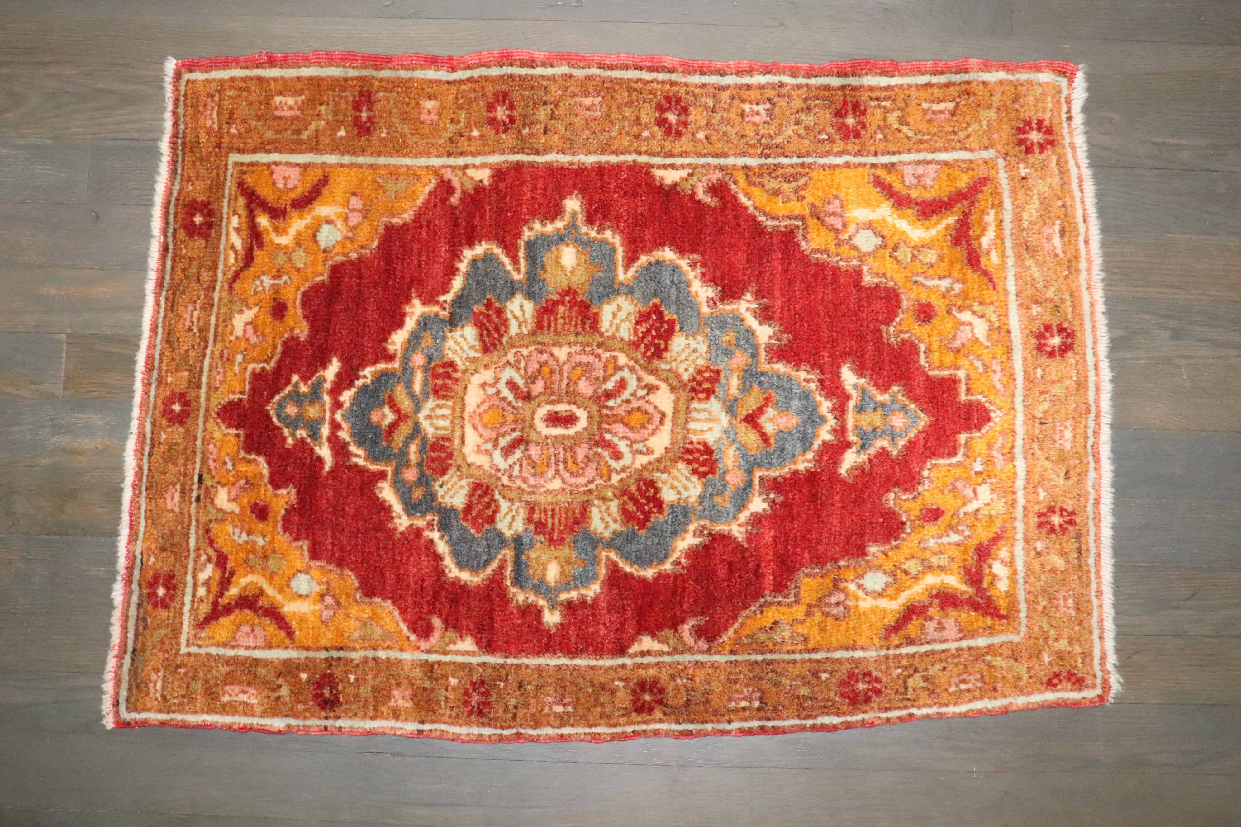 Turco Tappeto a dispersione Zabihi Collection'S antico turco Sivas in vendita