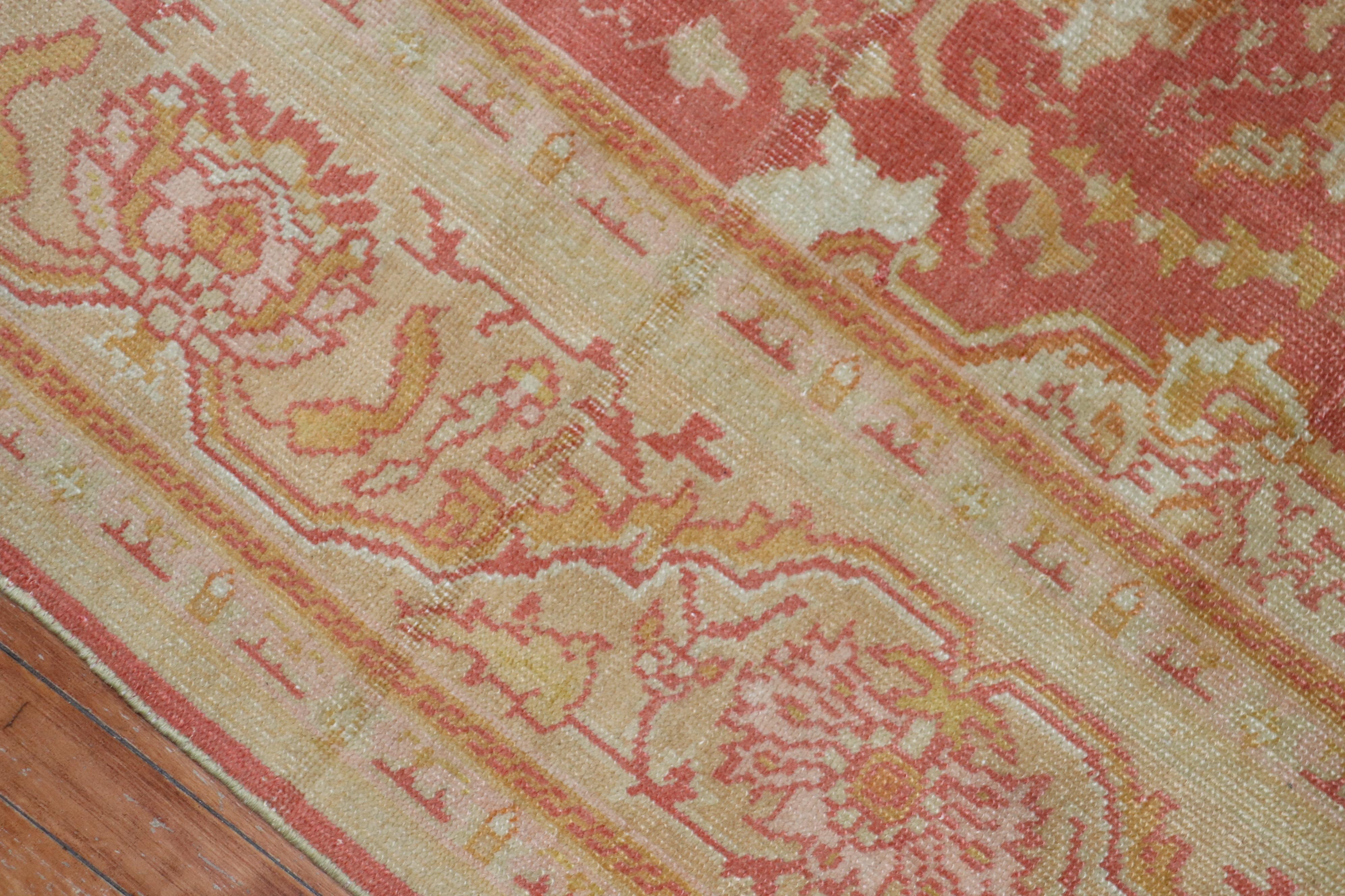 Warme Farben unterstreichen diesen formellen türkischen Oushak-Teppich aus den 1920er Jahren

Einzelheiten
Teppich nein.	j2043
Größe	7' 2