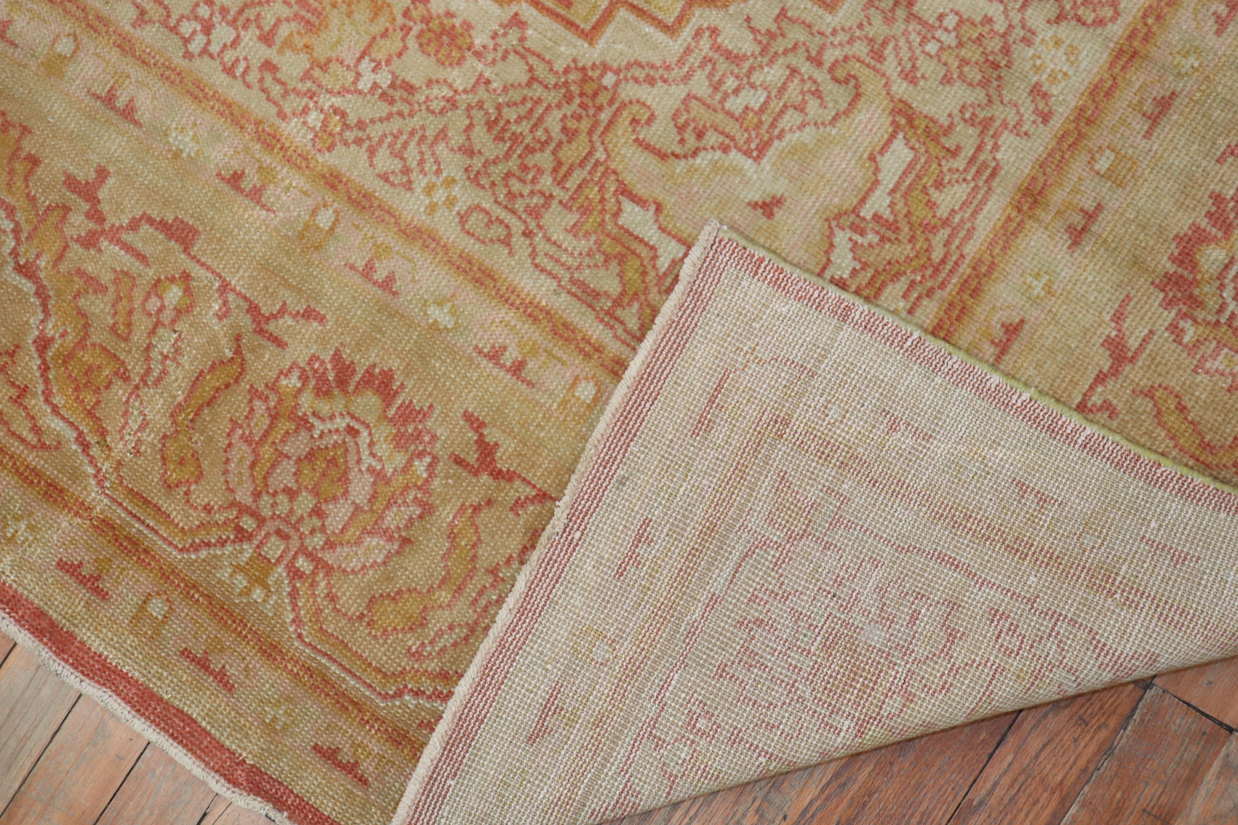 Zabihi Collection Antik Türkisch Sivas weich Rot Gold Teppich (20. Jahrhundert) im Angebot