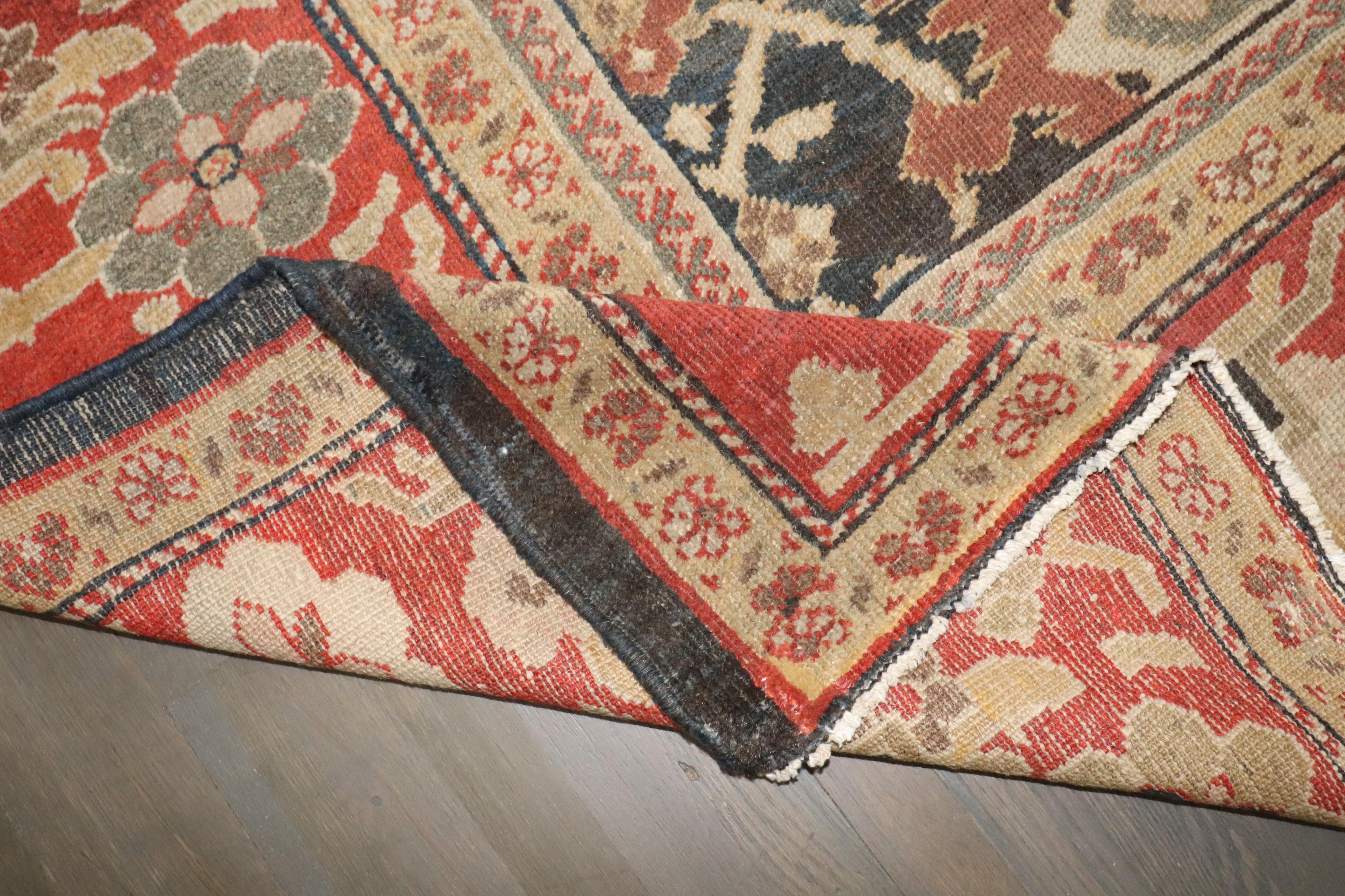 Zabihi Collection Antico Ziegler Mahal Tappeto persiano del XIX secolo in vendita 8