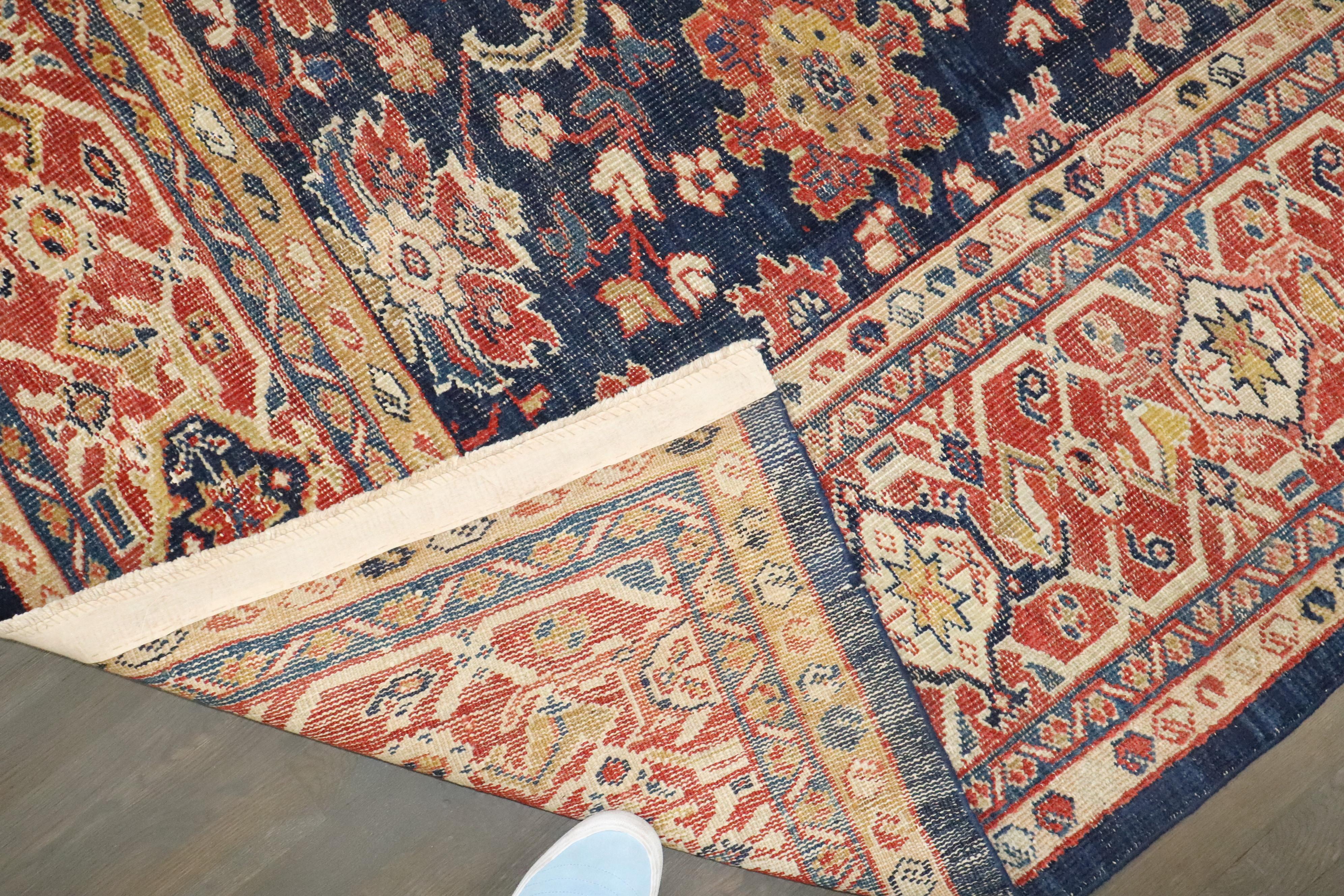 un tapis Sultanabad de la fin du 19e siècle en Navy Ground, d'une grande rareté

Détails
rug no.	10827
taille	8' 9