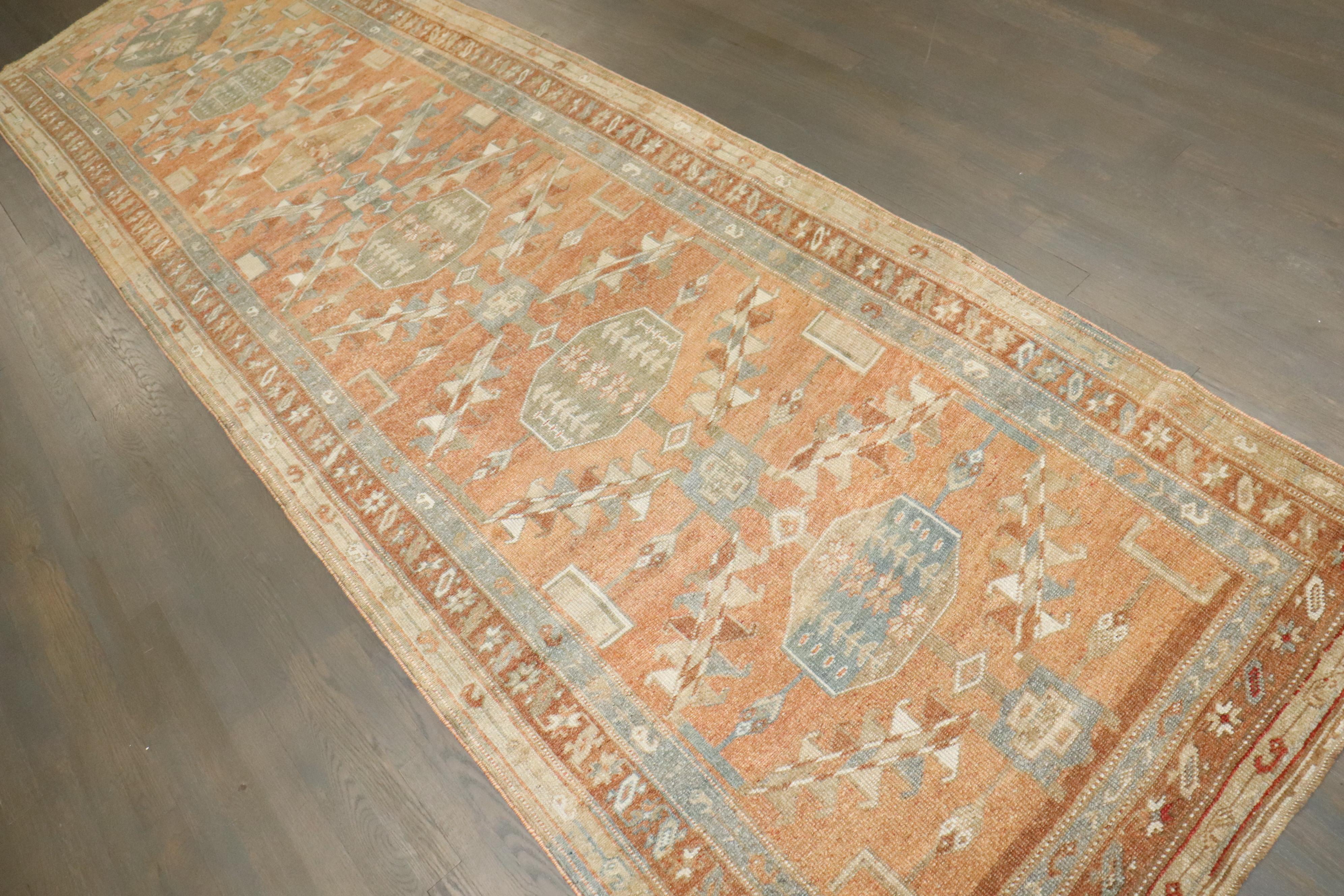 Zabihi Kollektion Apricot Nordwest Persischer Läufer (Georgian) im Angebot