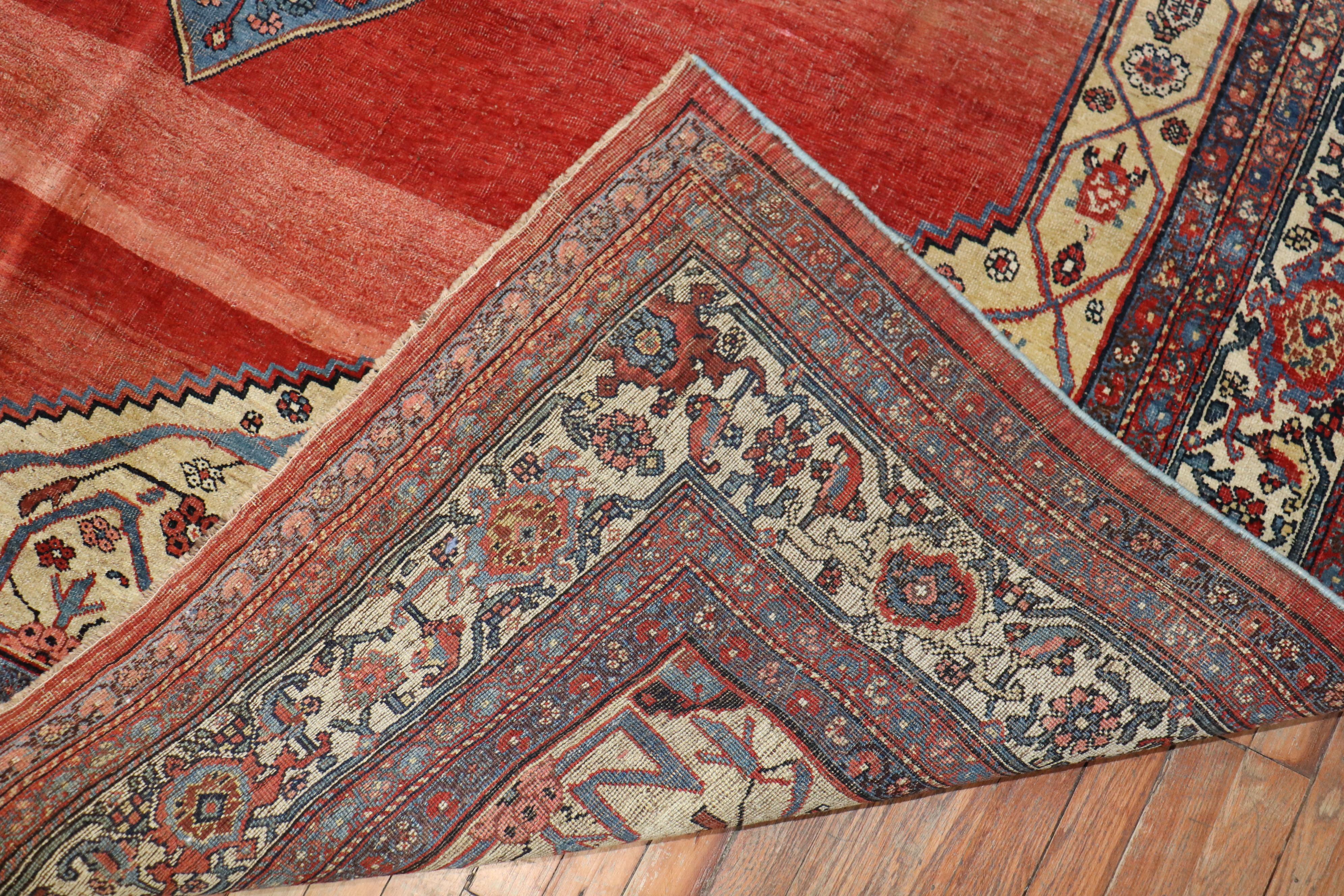 Collection Zabihi  Authentique tapis persan ancien Bidjar en vente 1