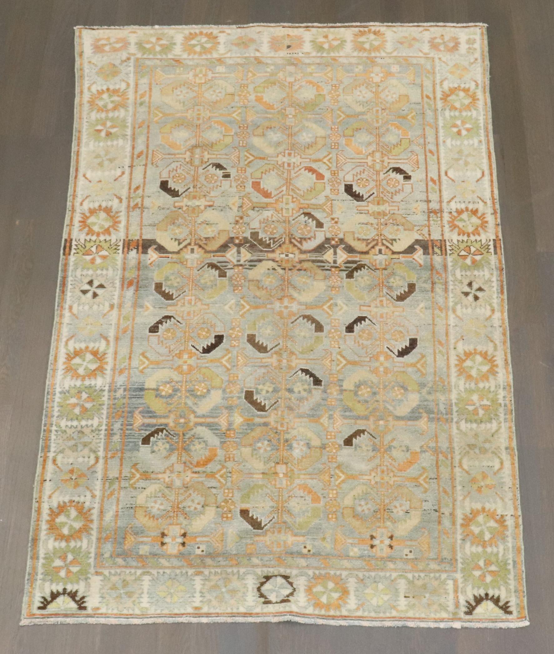 Schöner persischer Malayer-Schachtelteppich aus der Zabihi-Kollektion (Handgeknüpft) im Angebot