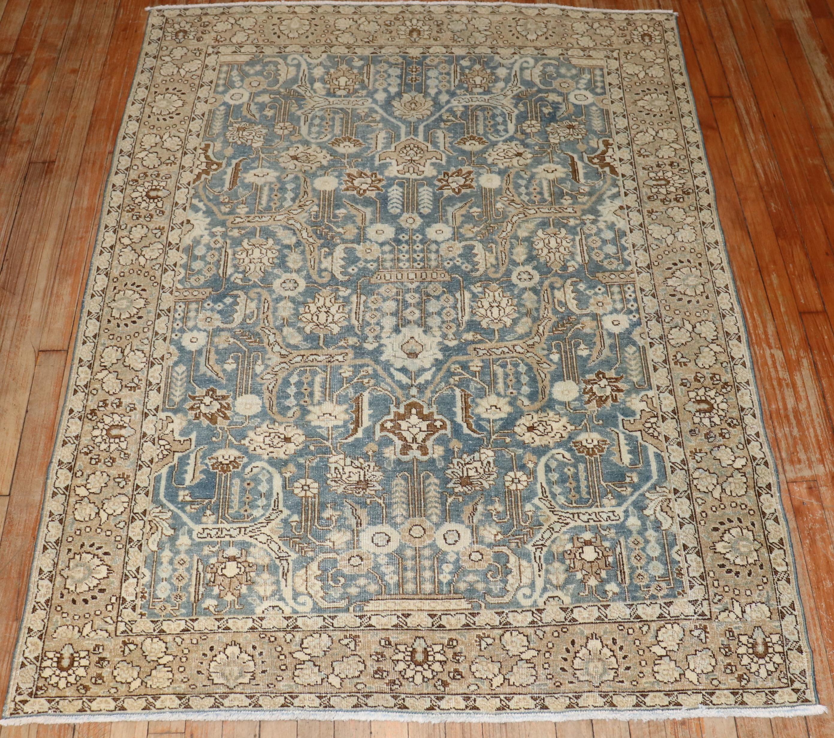 Zabihi Collection Blue Antique Persian Tabriz Rug (Amerikanisch Kolonial) im Angebot