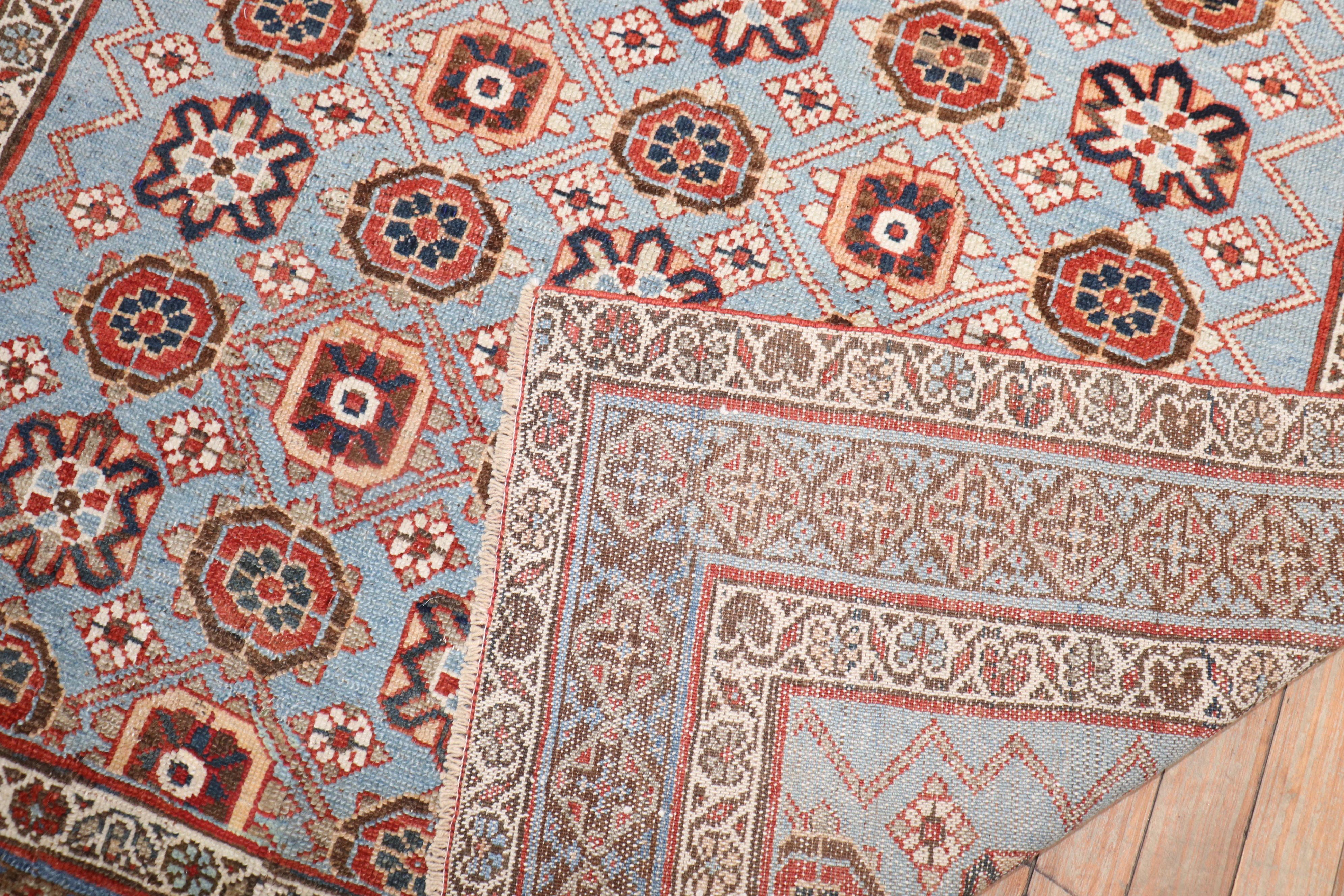 Rustique Tapis persan ancien décoratif bleu de la collection Zabihi en vente