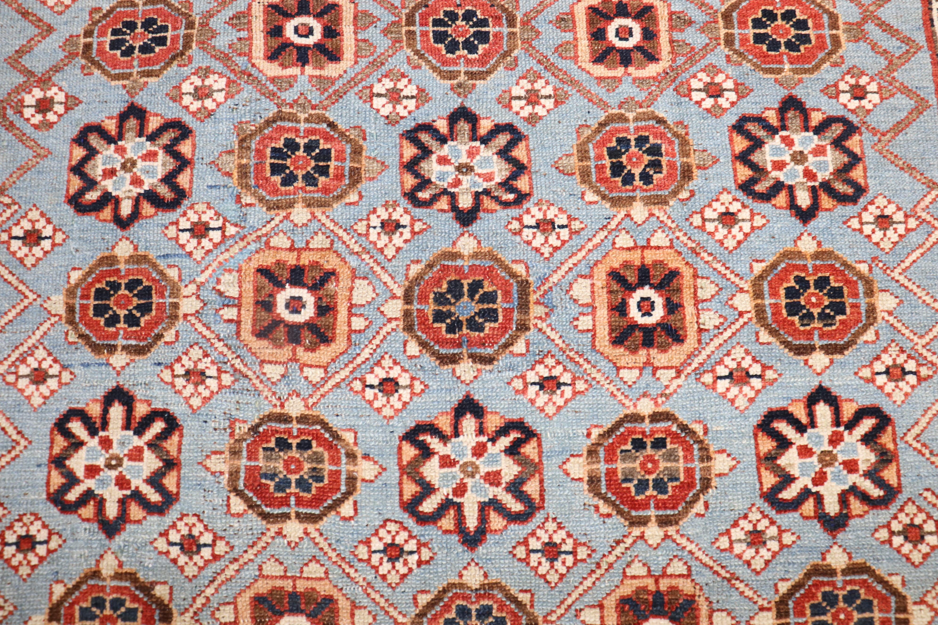 Laine Tapis persan ancien décoratif bleu de la collection Zabihi en vente