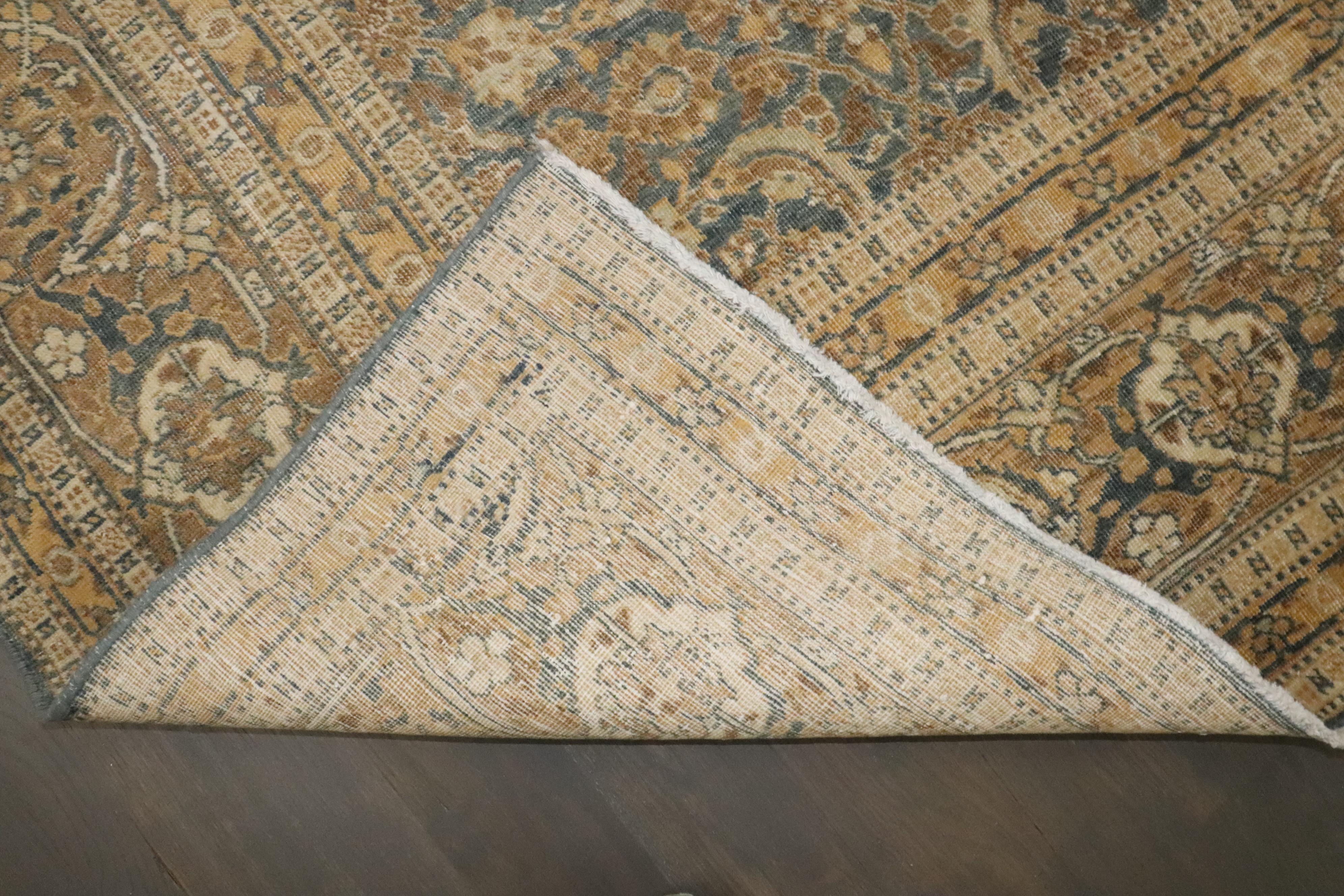The Collective Blue Gold Persian Tabriz Room Size Carpet (tapis persan Tabriz bleu et or) Bon état - En vente à New York, NY
