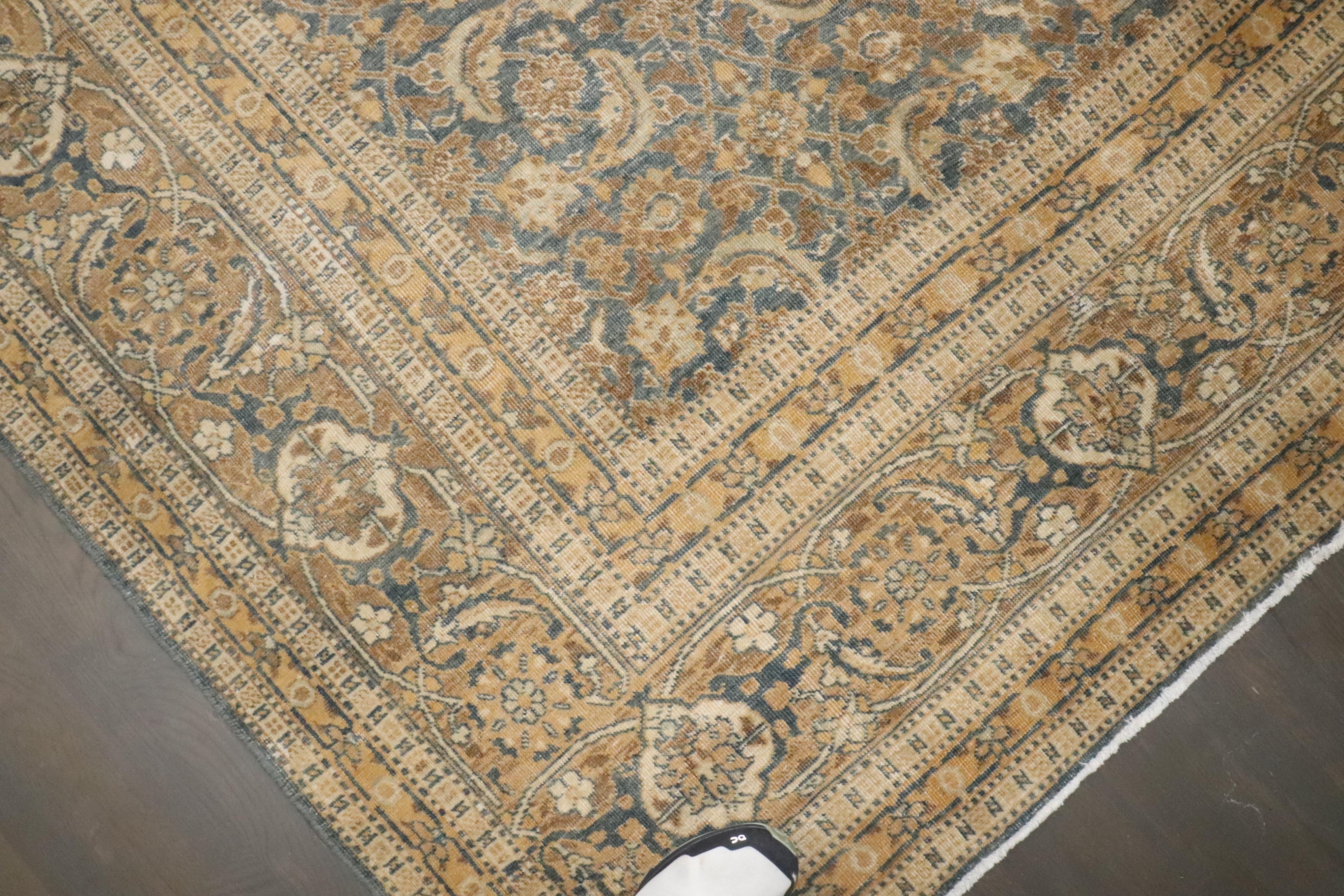 The Collective Blue Gold Persian Tabriz Room Size Carpet (tapis persan Tabriz bleu et or) en vente 1