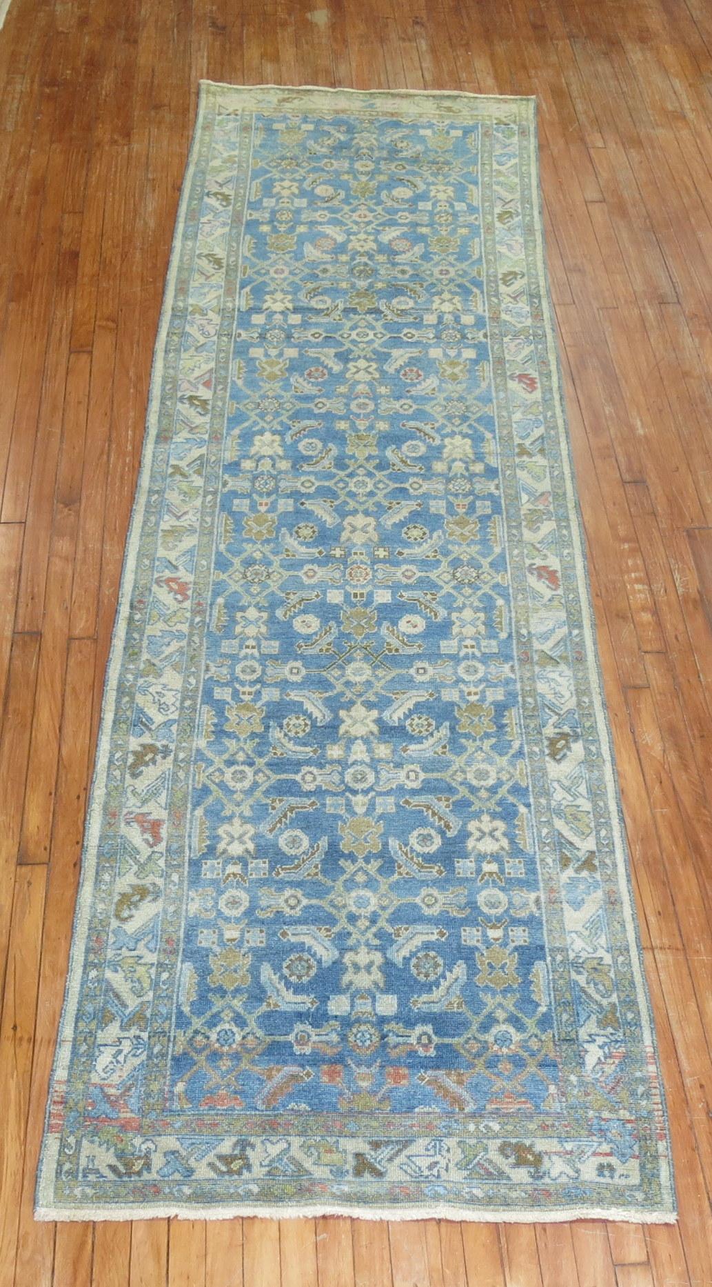 Zabihi Collection Traves de Mesa Persa Azul Malayer Antiguo en Bueno estado para la venta en New York, NY