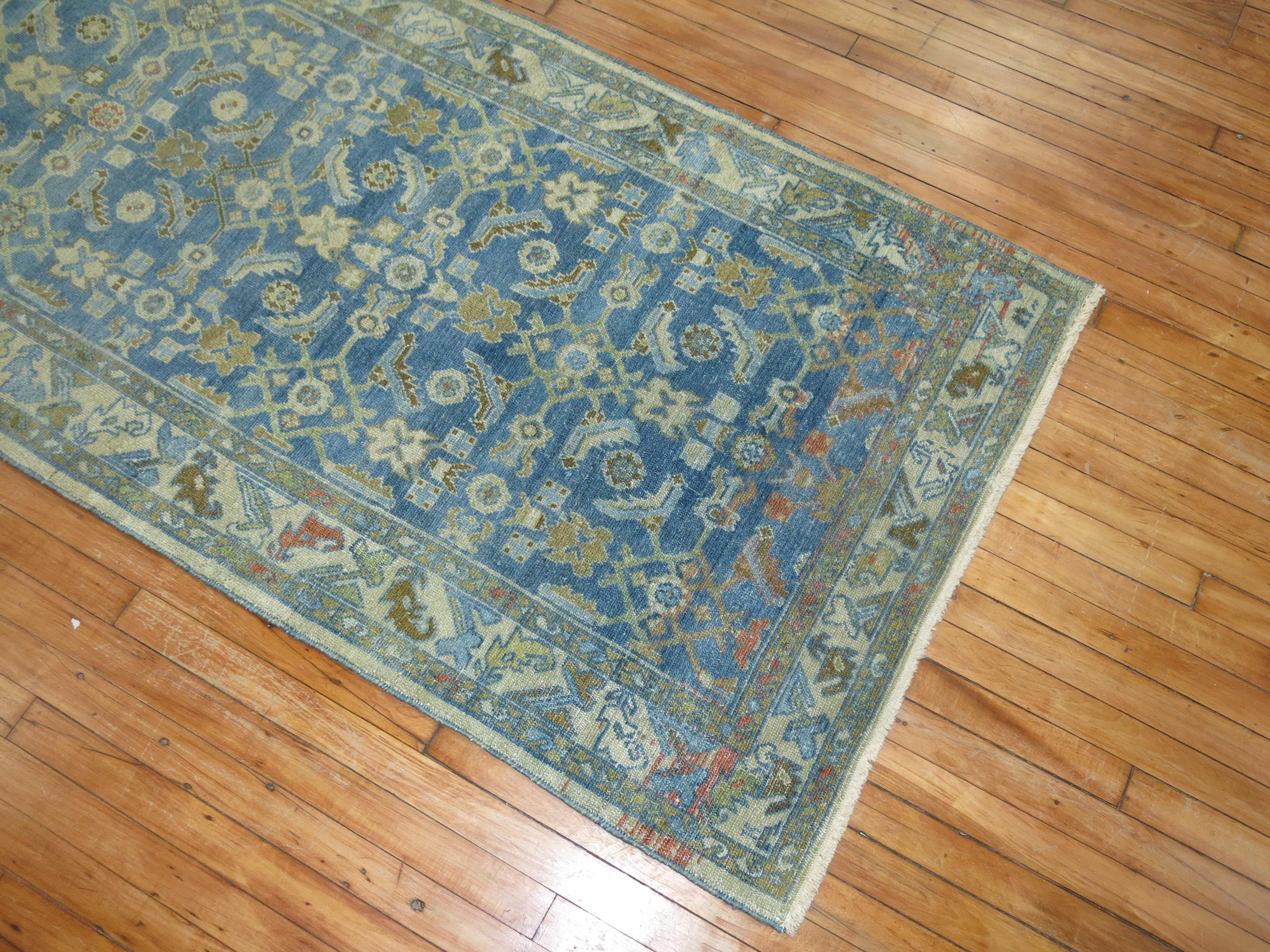 Zabihi Collection Traves de Mesa Persa Azul Malayer Antiguo Lana en venta