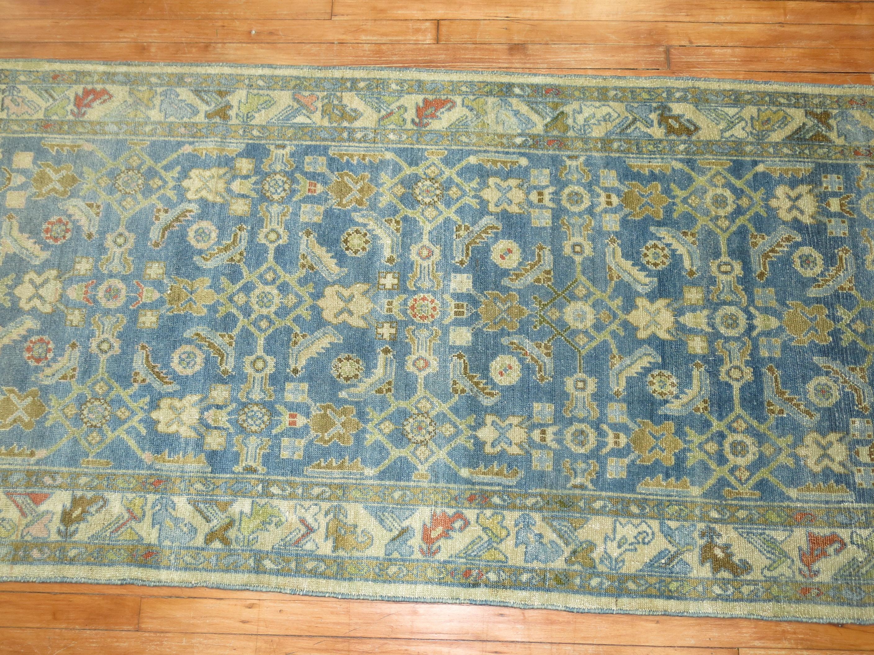 Zabihi Collection Traves de Mesa Persa Azul Malayer Antiguo en venta 1