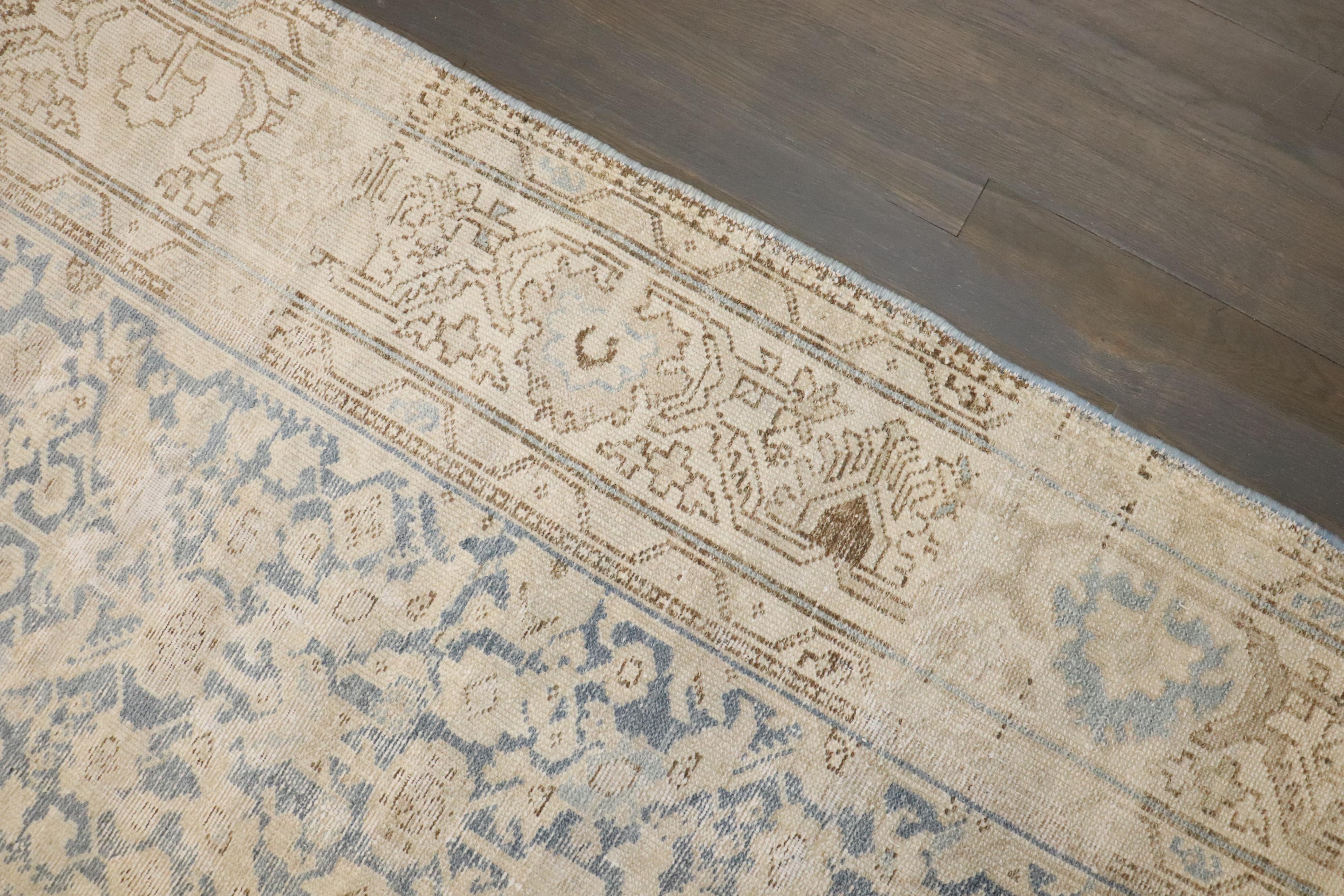 Zabihi Collection Blau Persisch Malayer Teppich im Zustand „Gut“ im Angebot in New York, NY