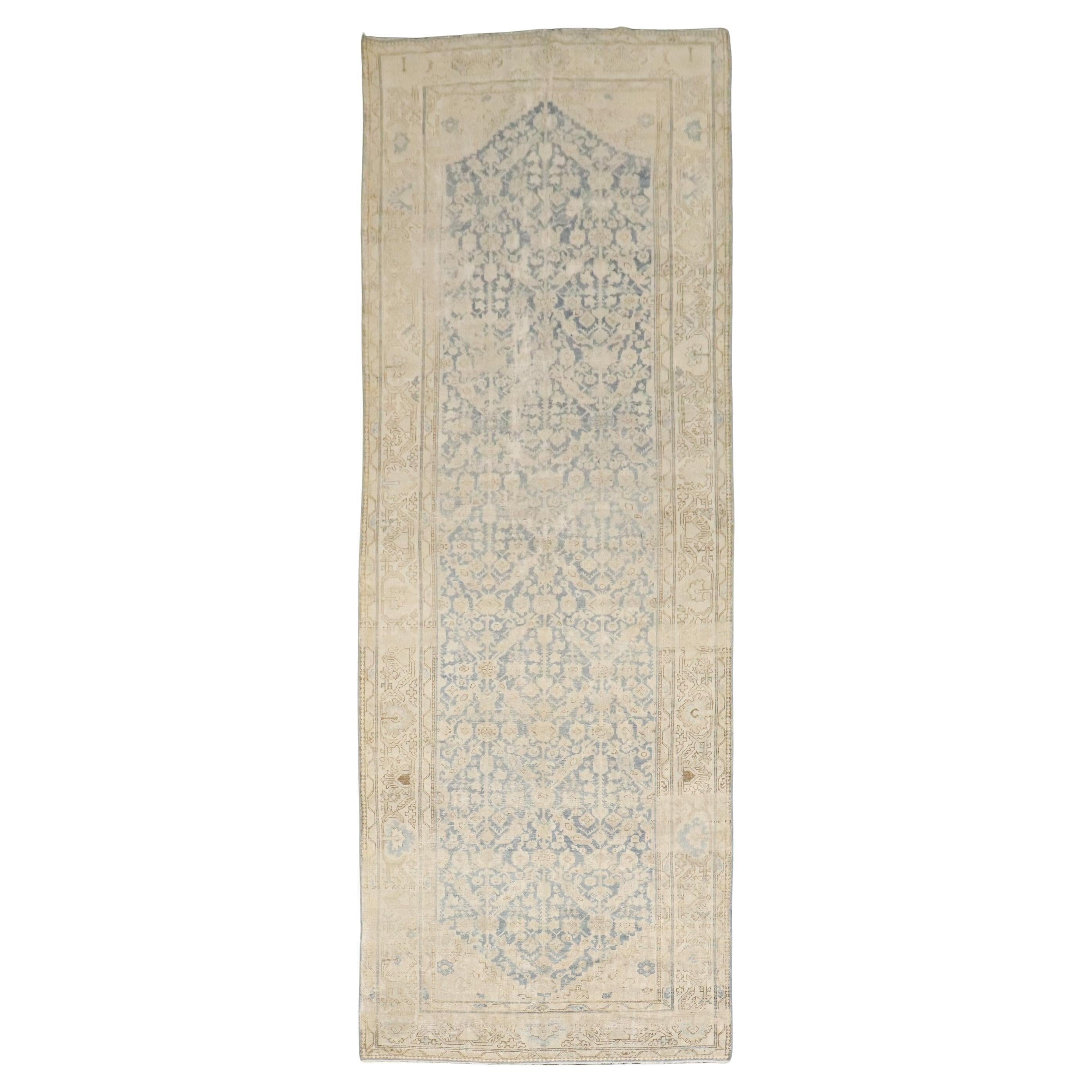 Zabihi Collection Blau Persisch Malayer Teppich im Angebot