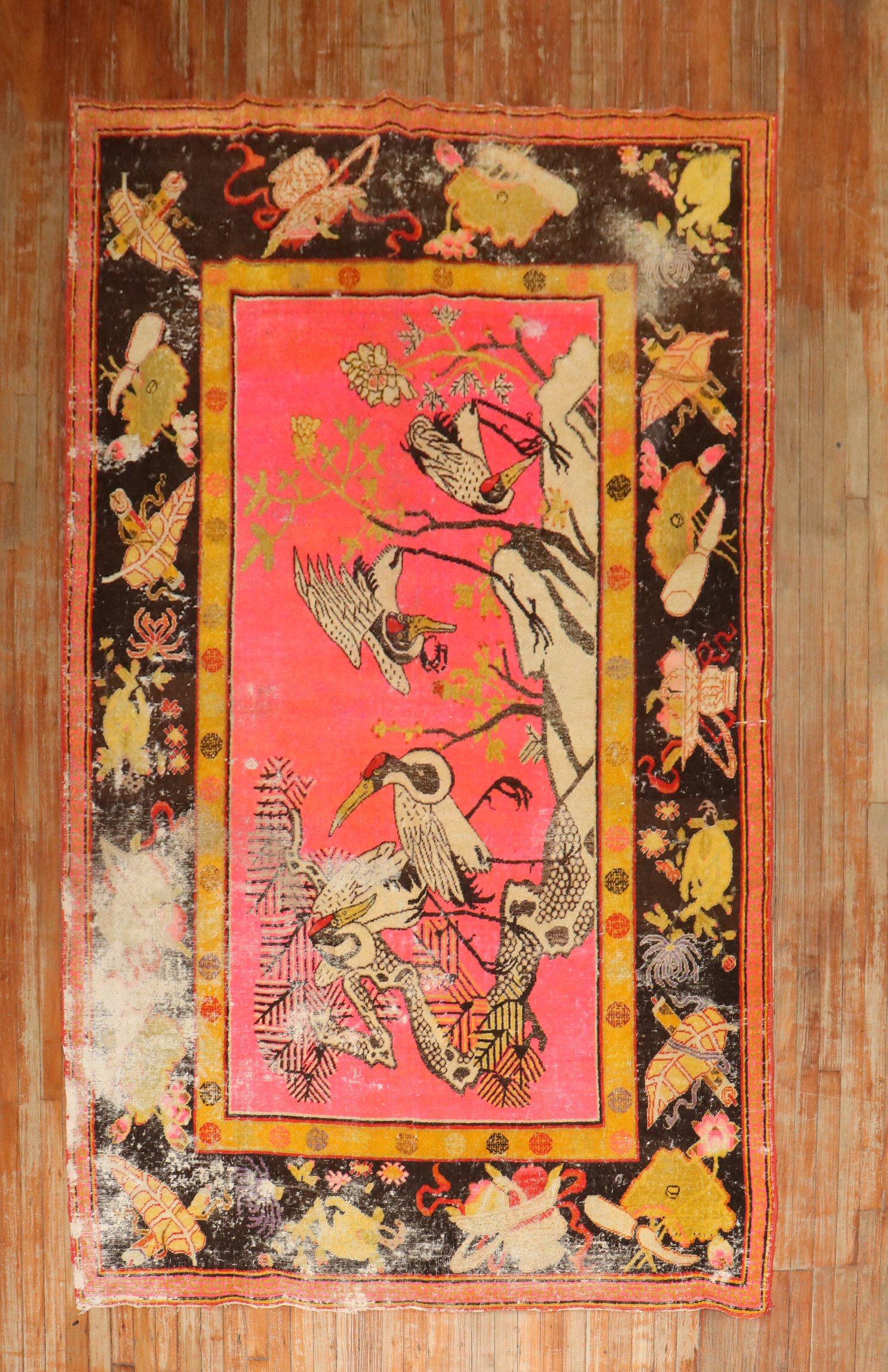 Collection Zabihi Tapis Khotan Pictorial Flamingo, rose vif, antique et usé en vente 7