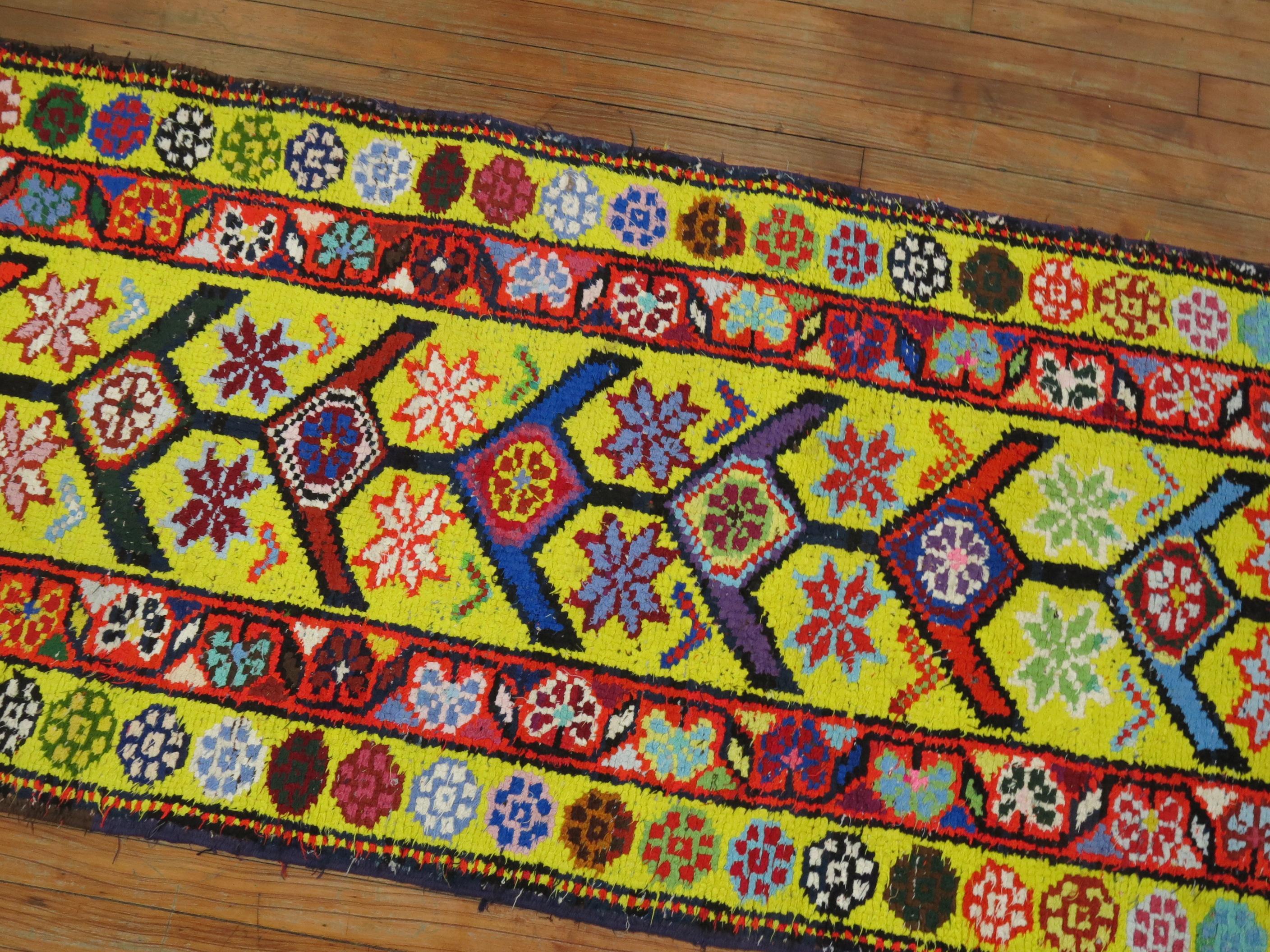 Néo-gothique Zabihi Collection - Tapis de course turc d'Anatolie jaune vif en vente