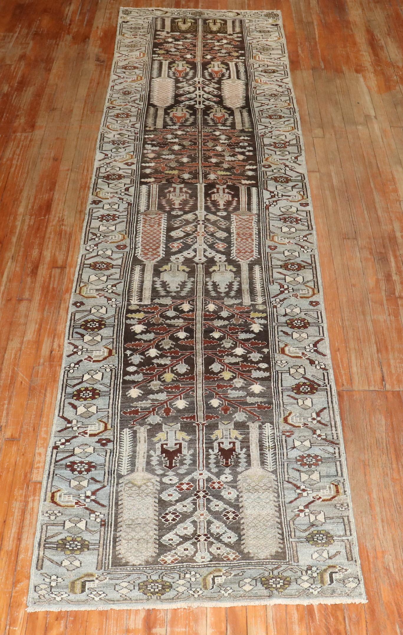 Zabihi Collection Brown Persian Kurd Bakhtiari Läufer (Stammeskunst) im Angebot