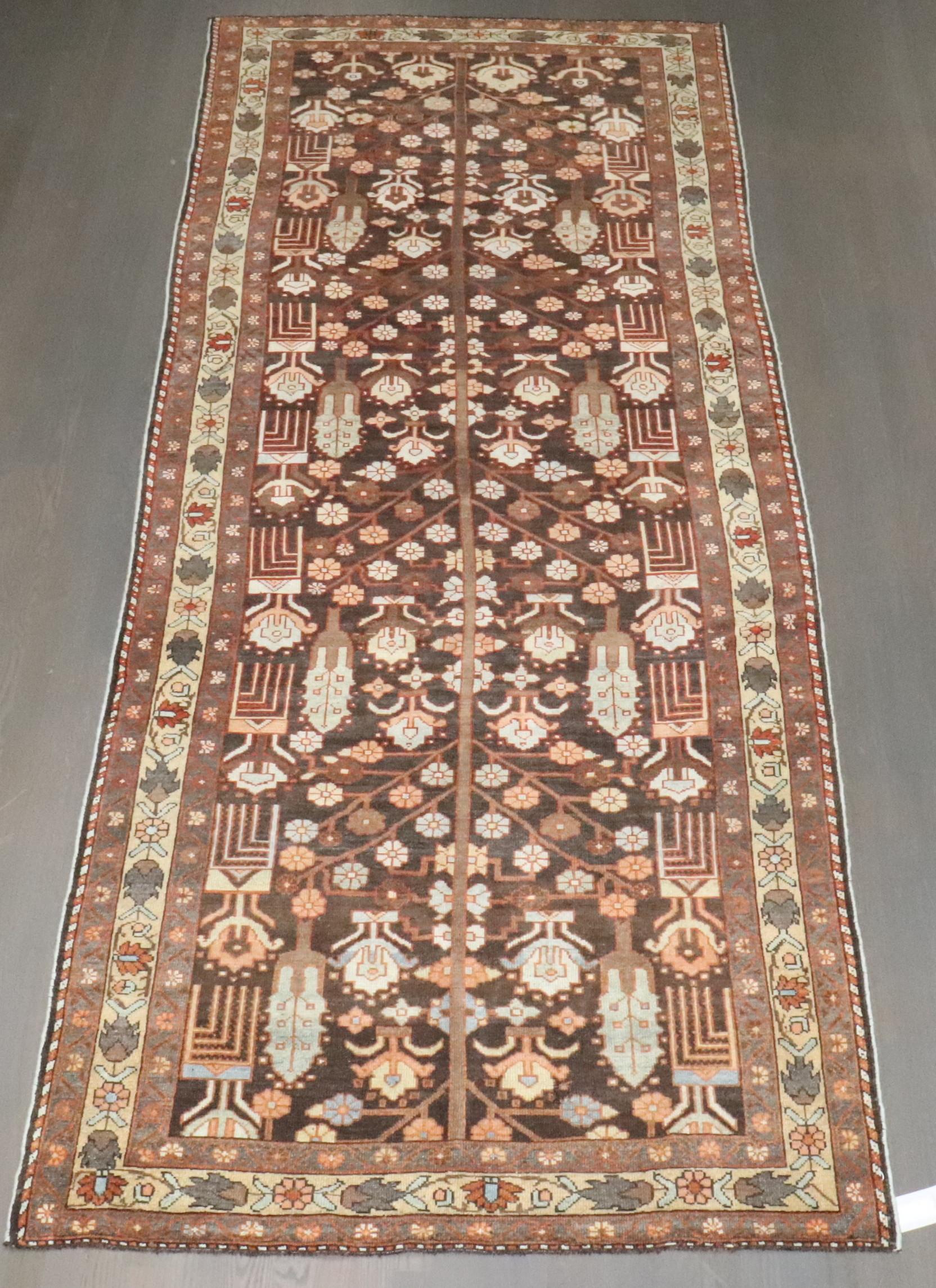 Zabihi Collection Brown Persian Kurd Bakhtiari Läufer (Persisch) im Angebot