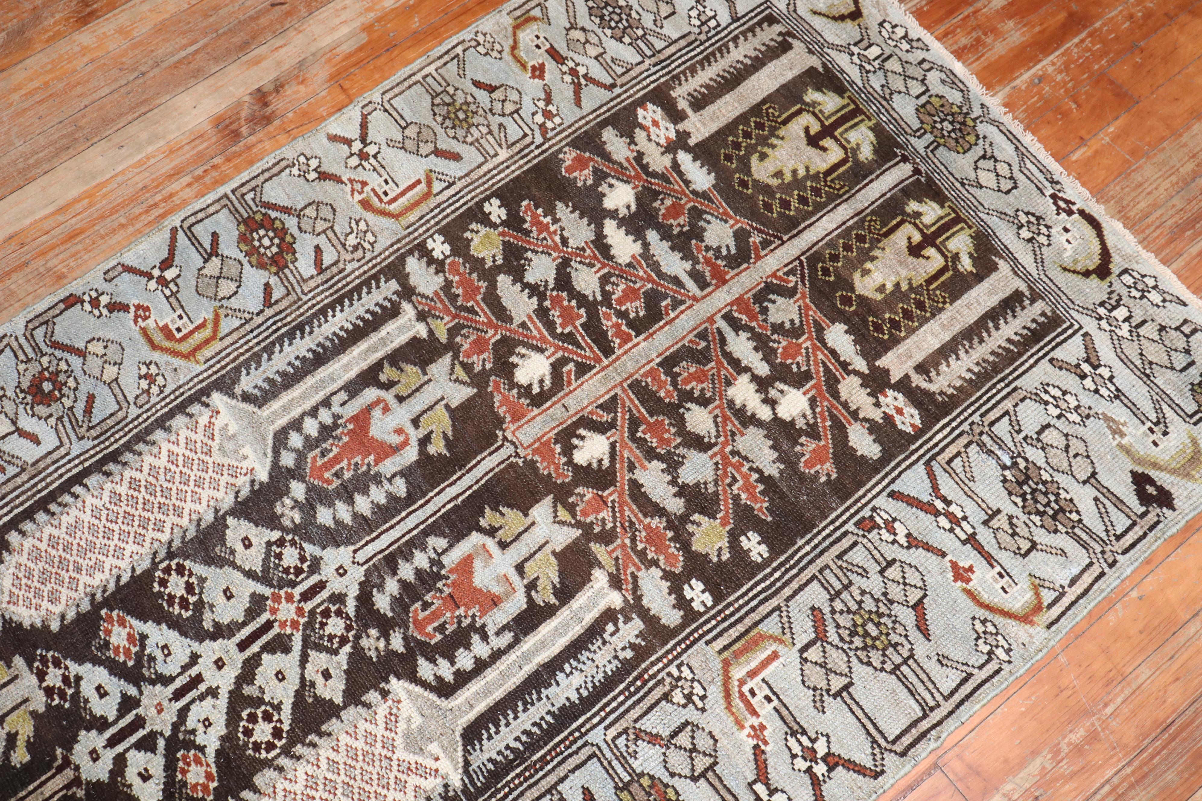 Zabihi Collection Brown Persian Kurd Bakhtiari Läufer im Zustand „Gut“ im Angebot in New York, NY