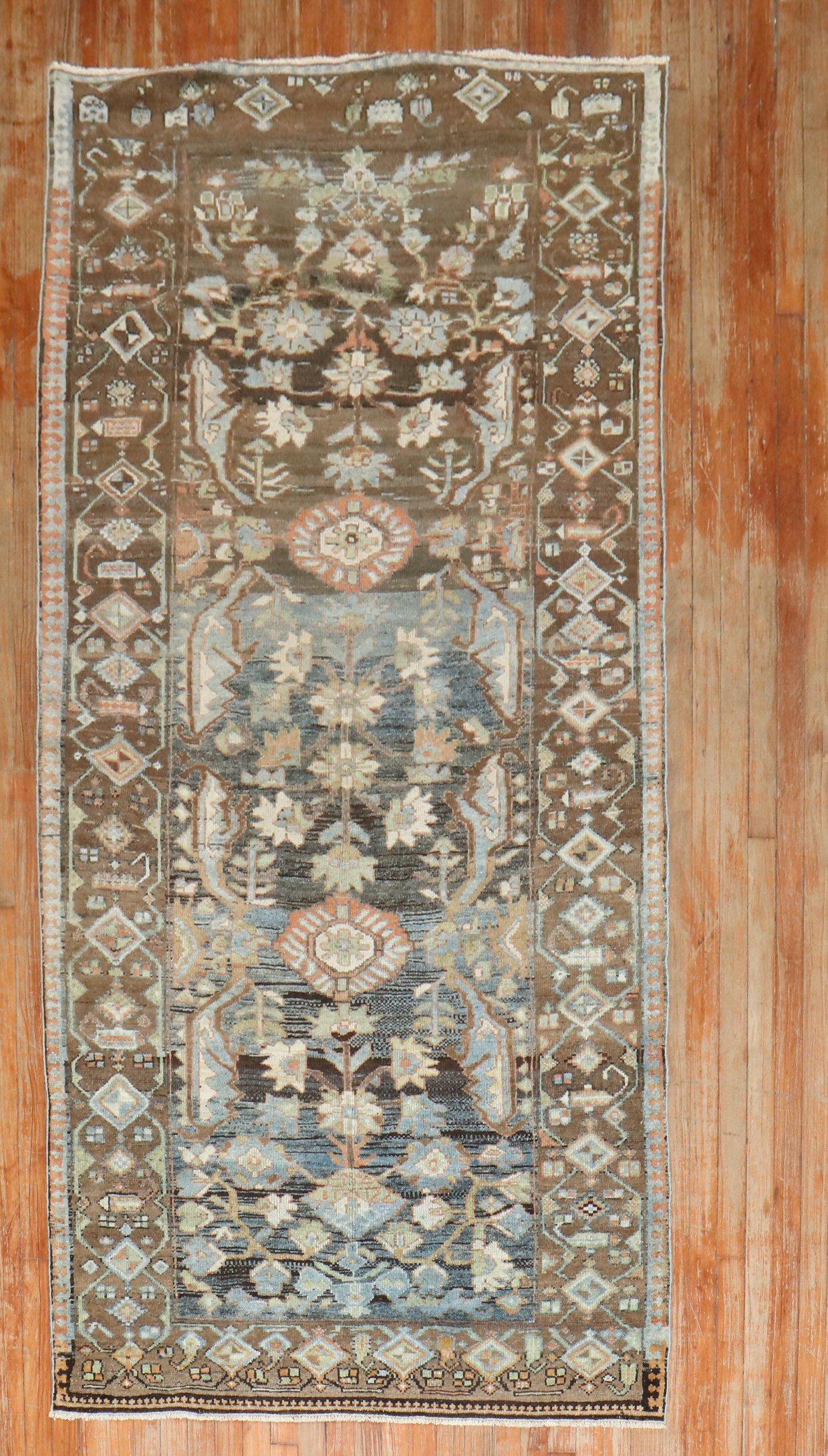 Tappeto curdo persiano prevalentemente marrone dell'inizio del XX secolo

Dettagli
rug no.	j3268
dimensione	4' 3