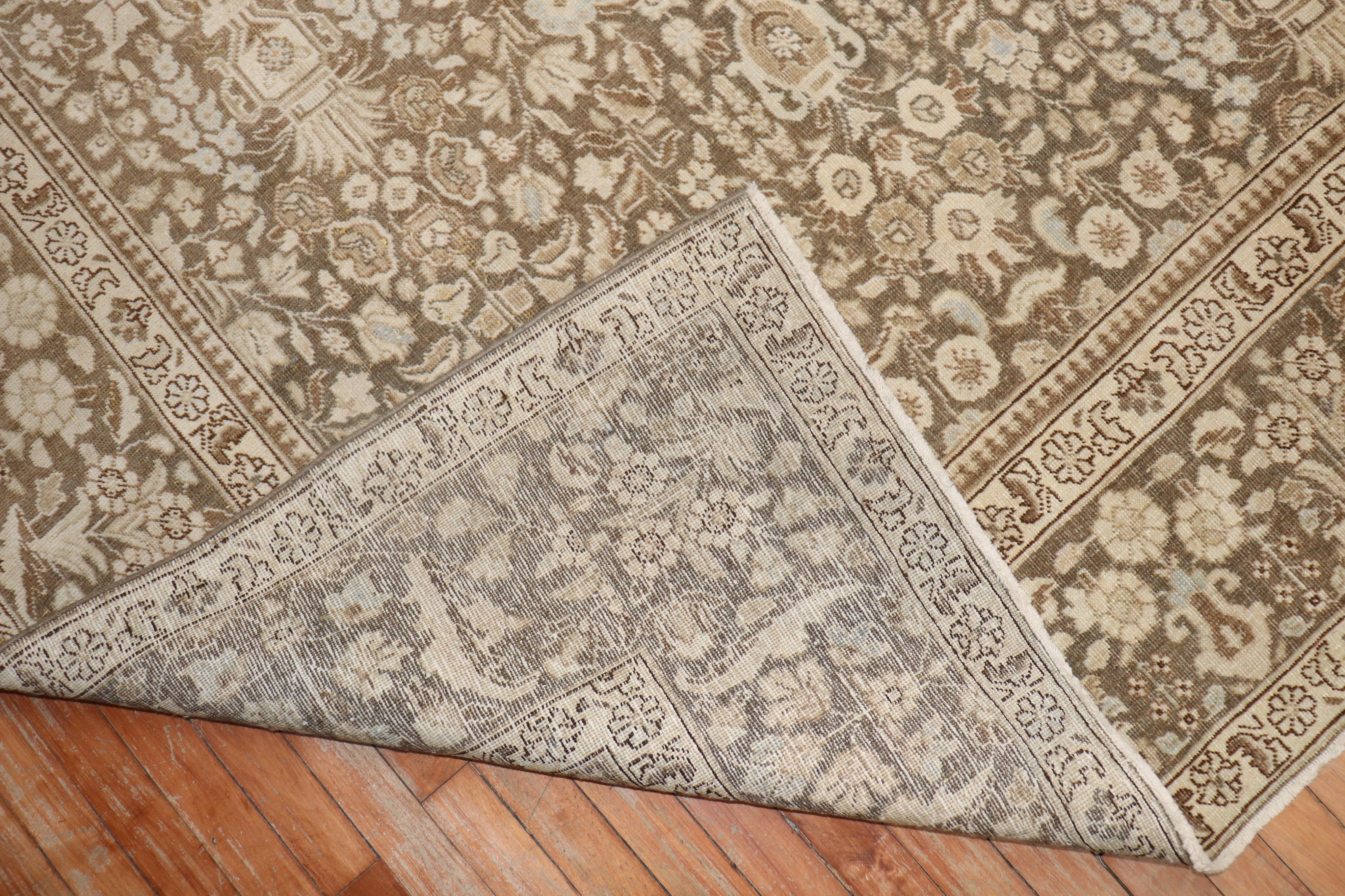 Colección Zabihi Alfombra Persa Marrón Malla Tamaño Habitación en Bueno estado para la venta en New York, NY