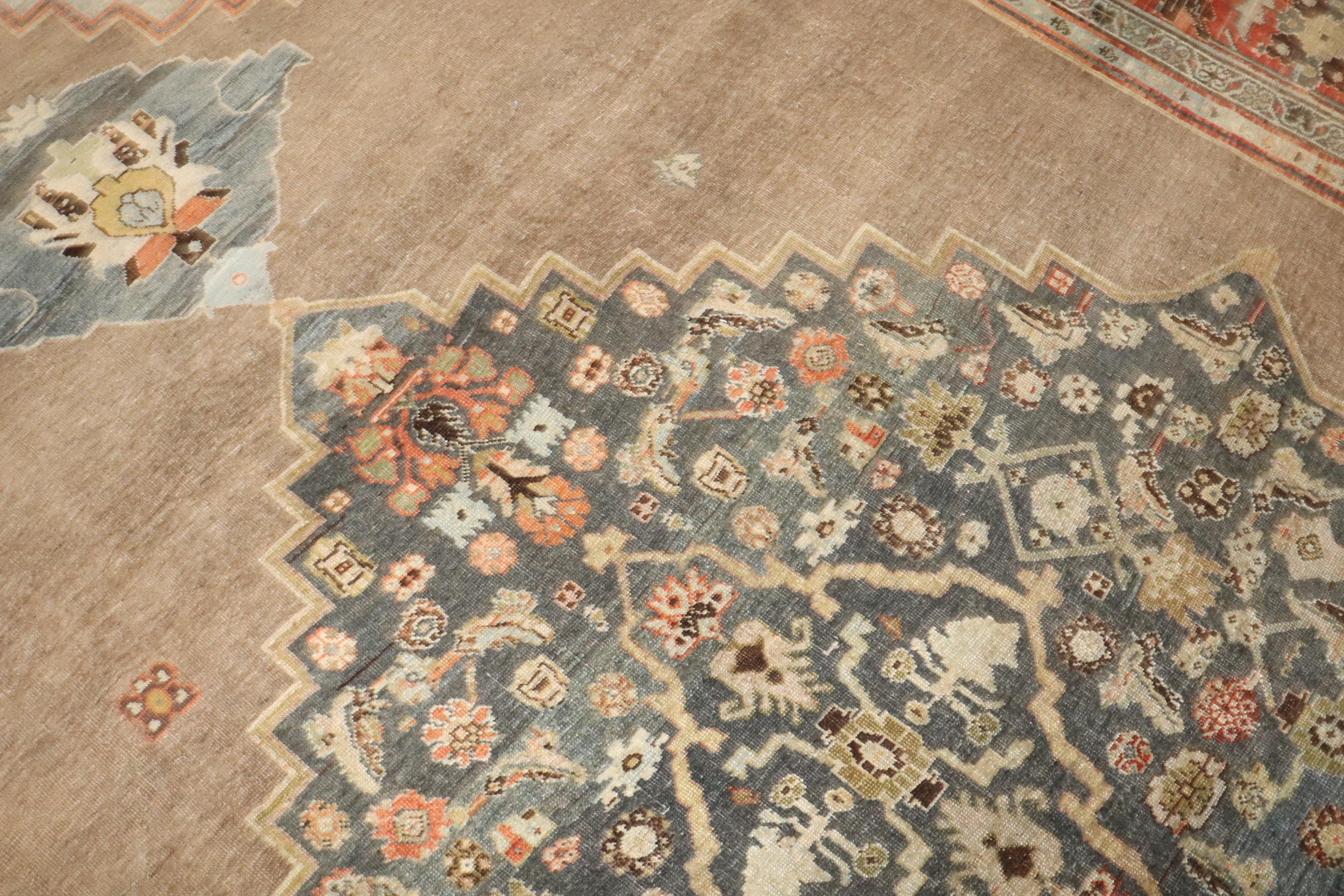 Tappeto Zabihi Collection Camel Color Antique Persian Bidjar In condizioni buone in vendita a New York, NY