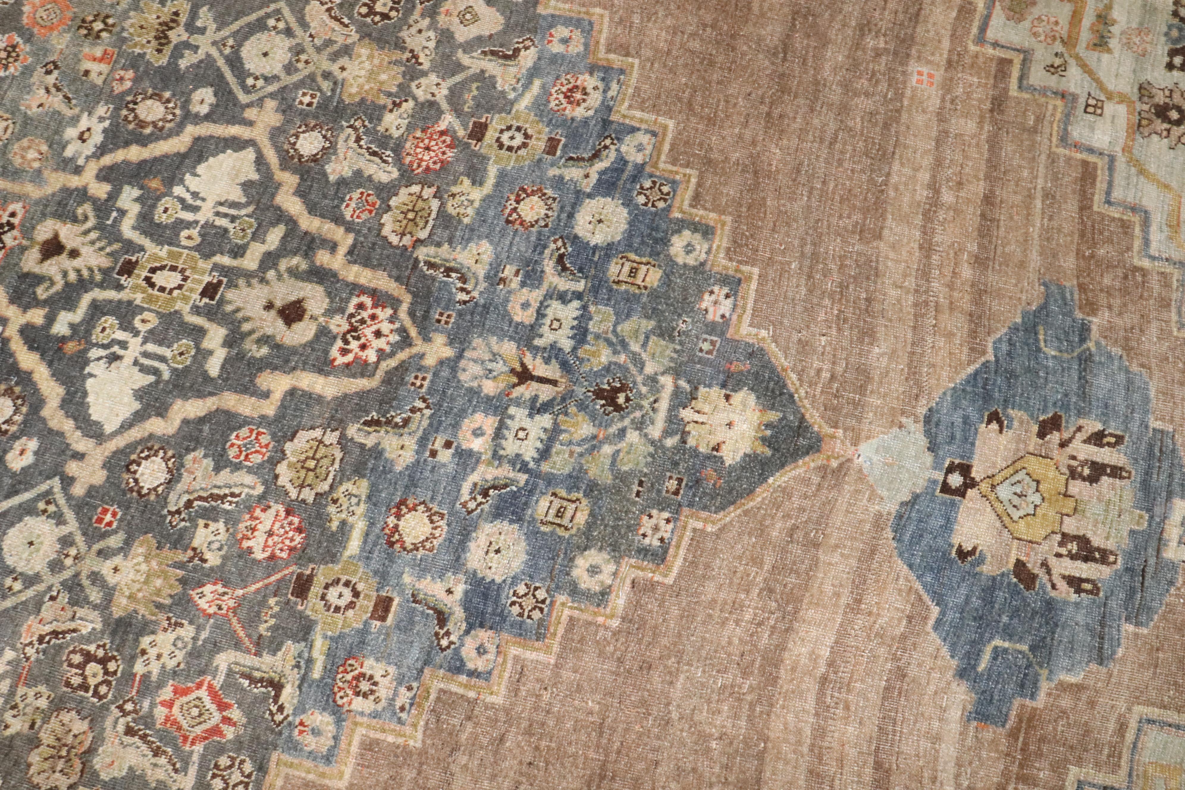 XIX secolo Tappeto Zabihi Collection Camel Color Antique Persian Bidjar in vendita