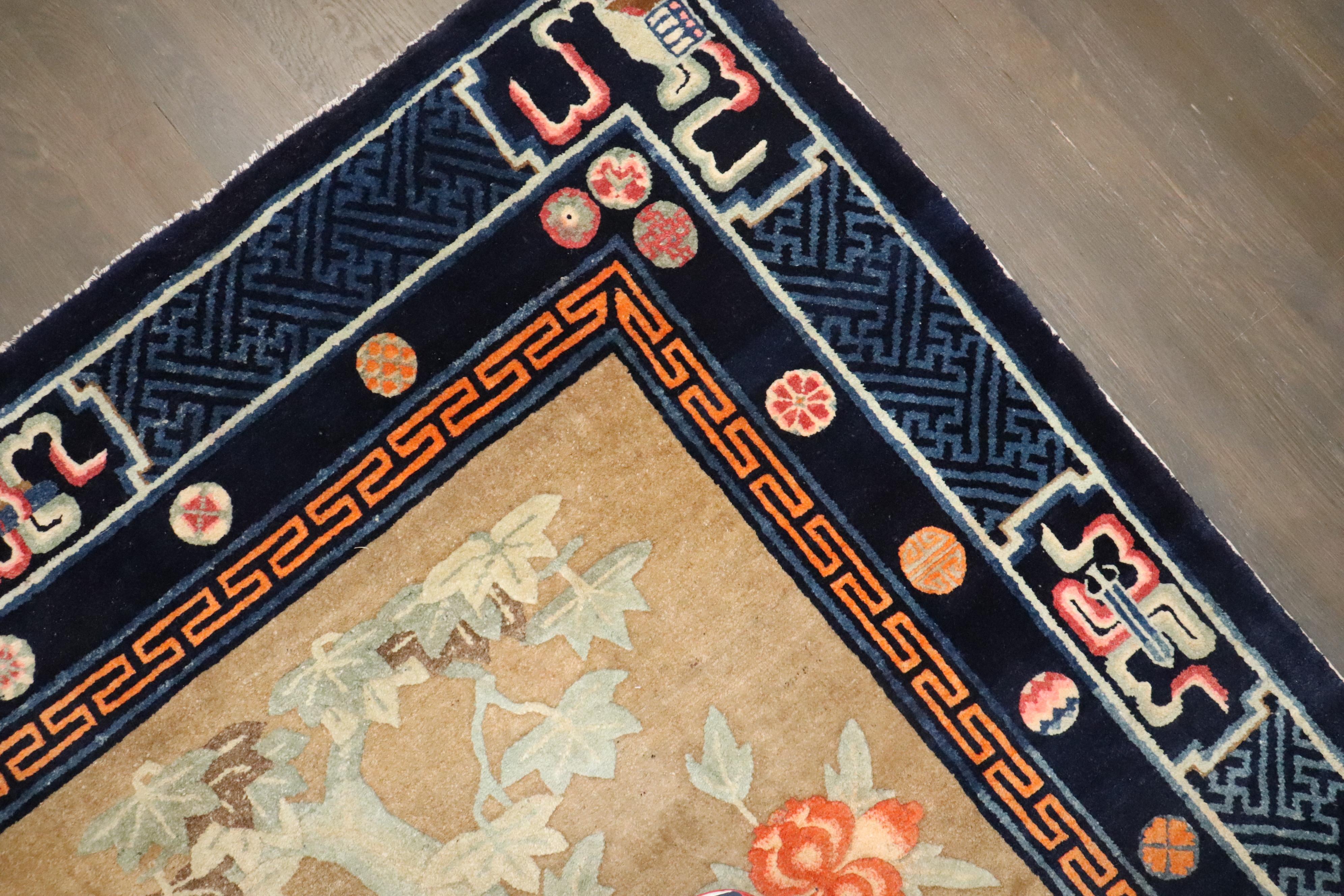 ein chinesischer Batou-Bildteppich mittlerer Größe aus dem frühen 20.

Einzelheiten
Teppich nein.	j4662
Größe	5' 6