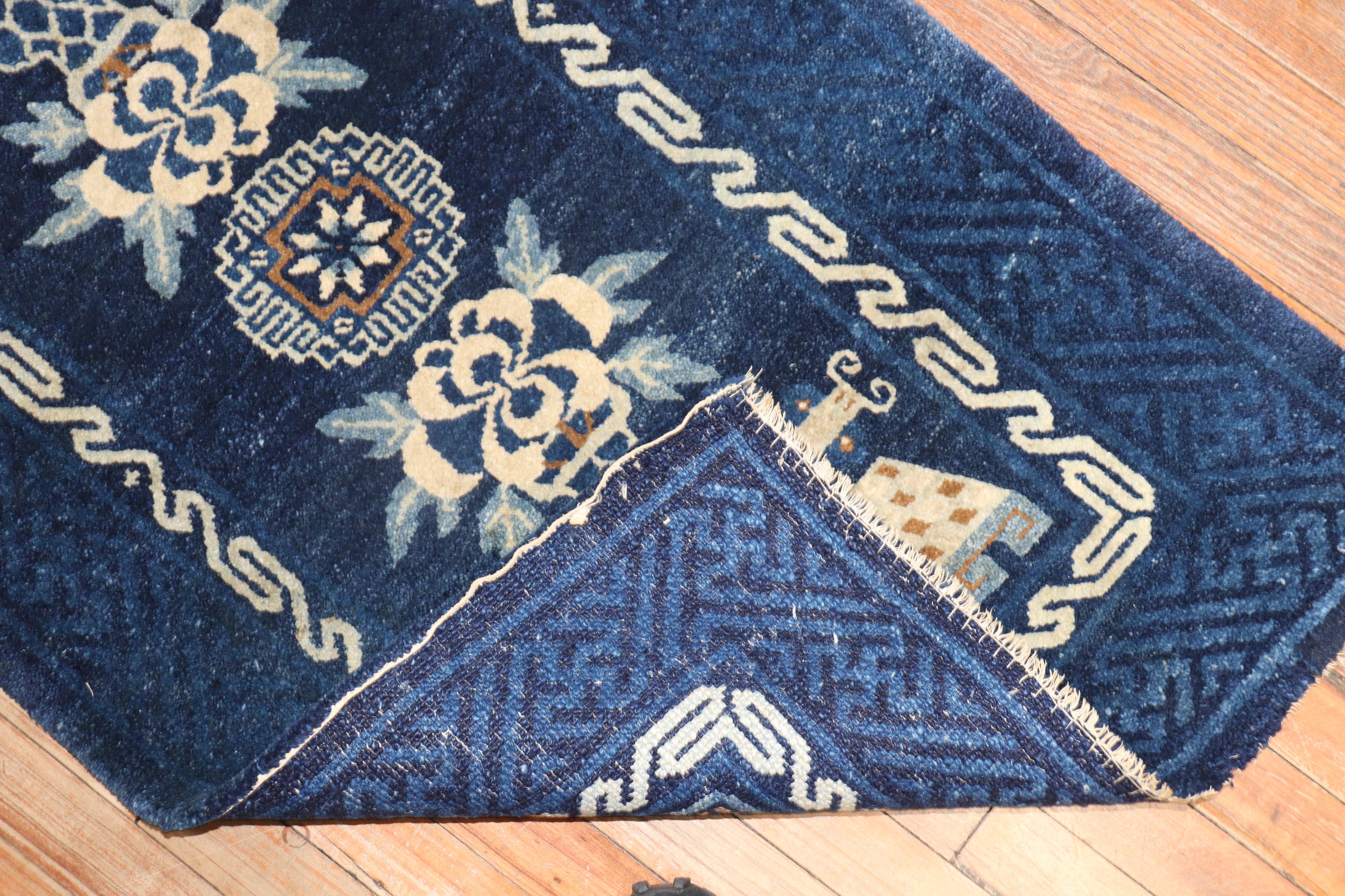 Colección Zabihi Alfombra Dispersa Azul Chino en Bastante bueno estado para la venta en New York, NY
