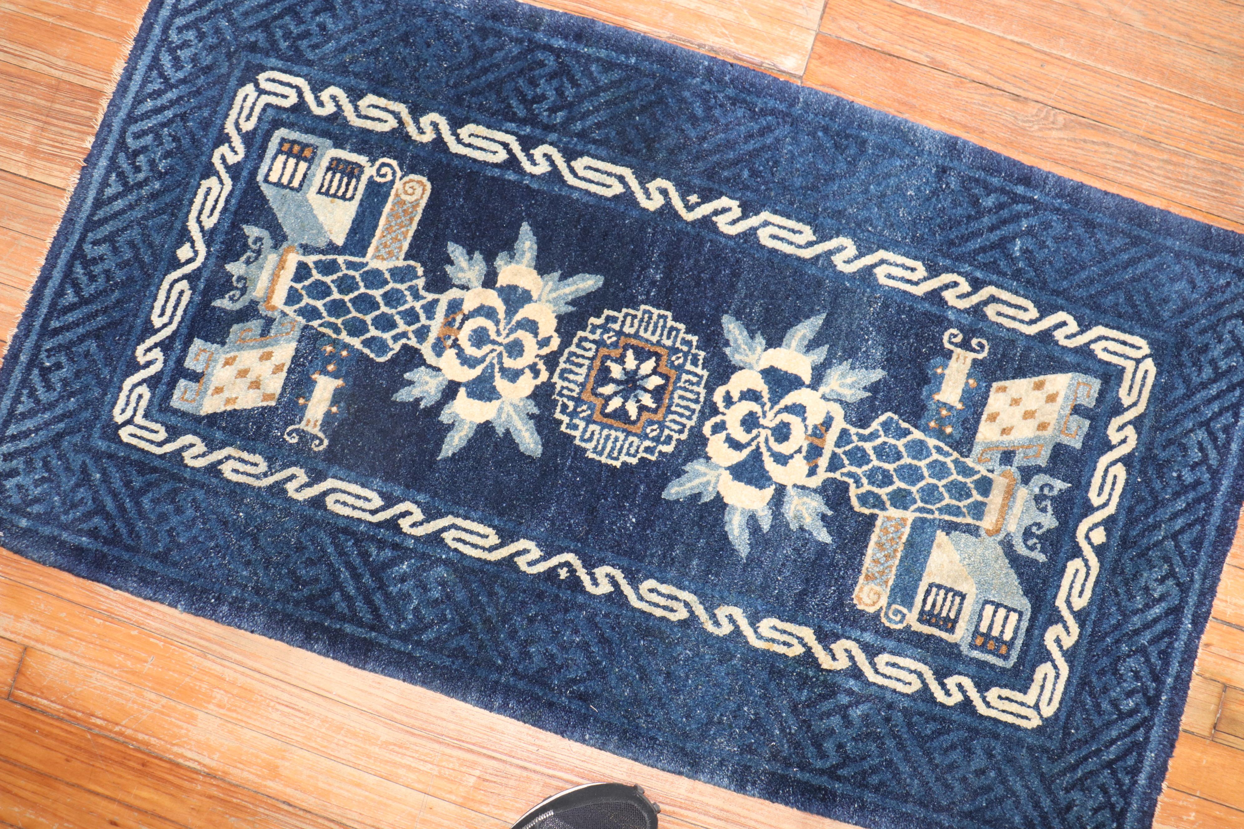 Colección Zabihi Alfombra Dispersa Azul Chino siglo XX en venta